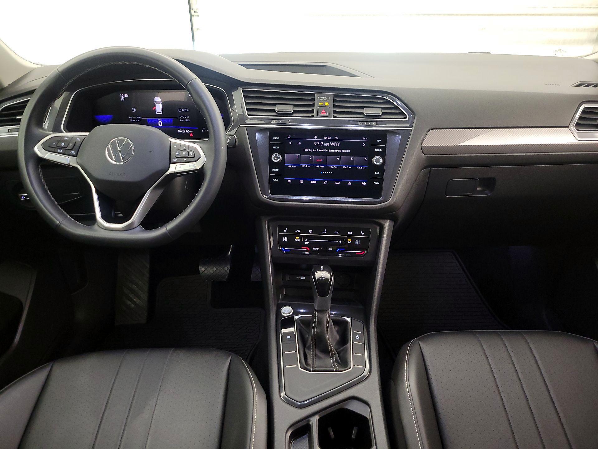 Thumbnail: 2023 Volkswagen Tiguan - 9