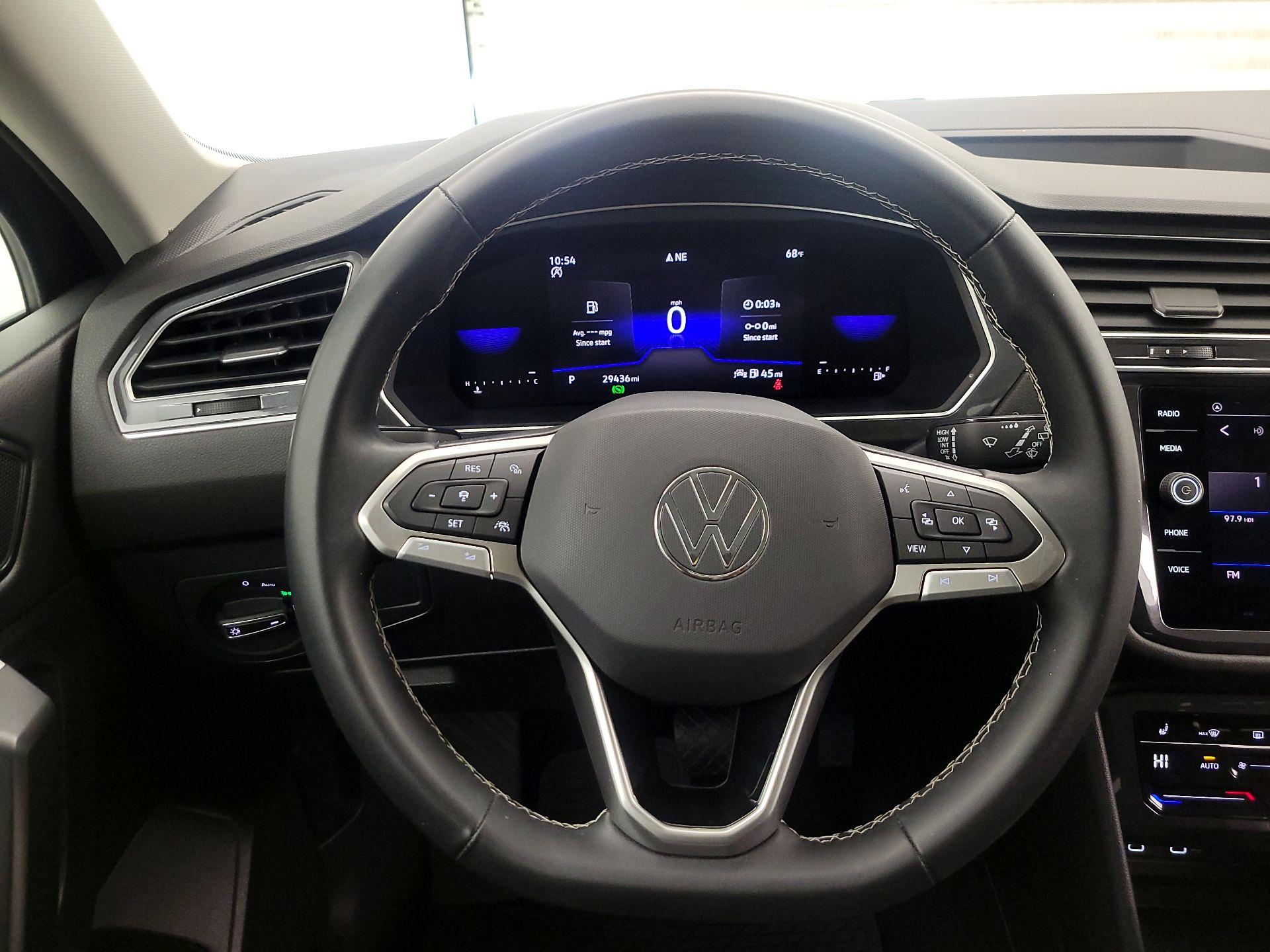 Thumbnail: 2023 Volkswagen Tiguan - 10