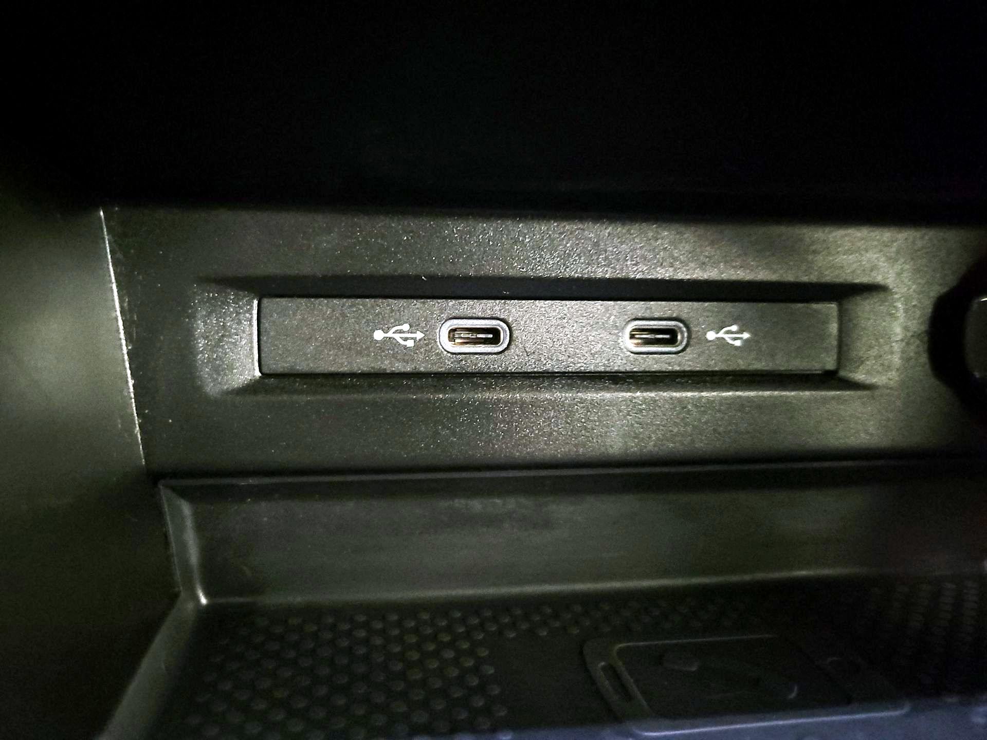 Thumbnail: 2023 Volkswagen Tiguan - 18