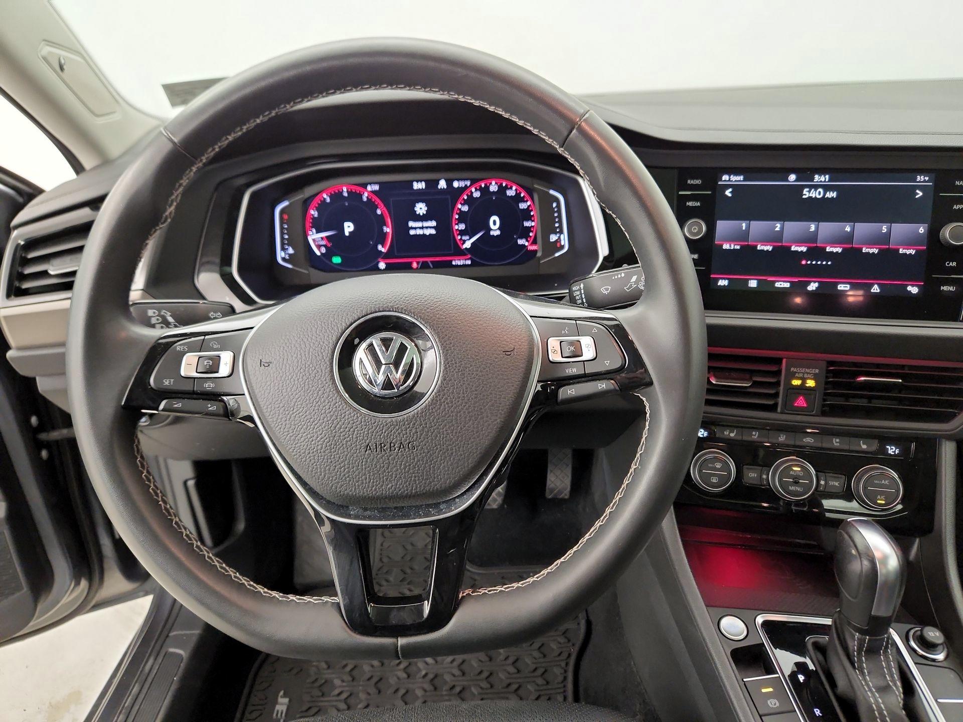 Thumbnail: 2021 Volkswagen Jetta - 10