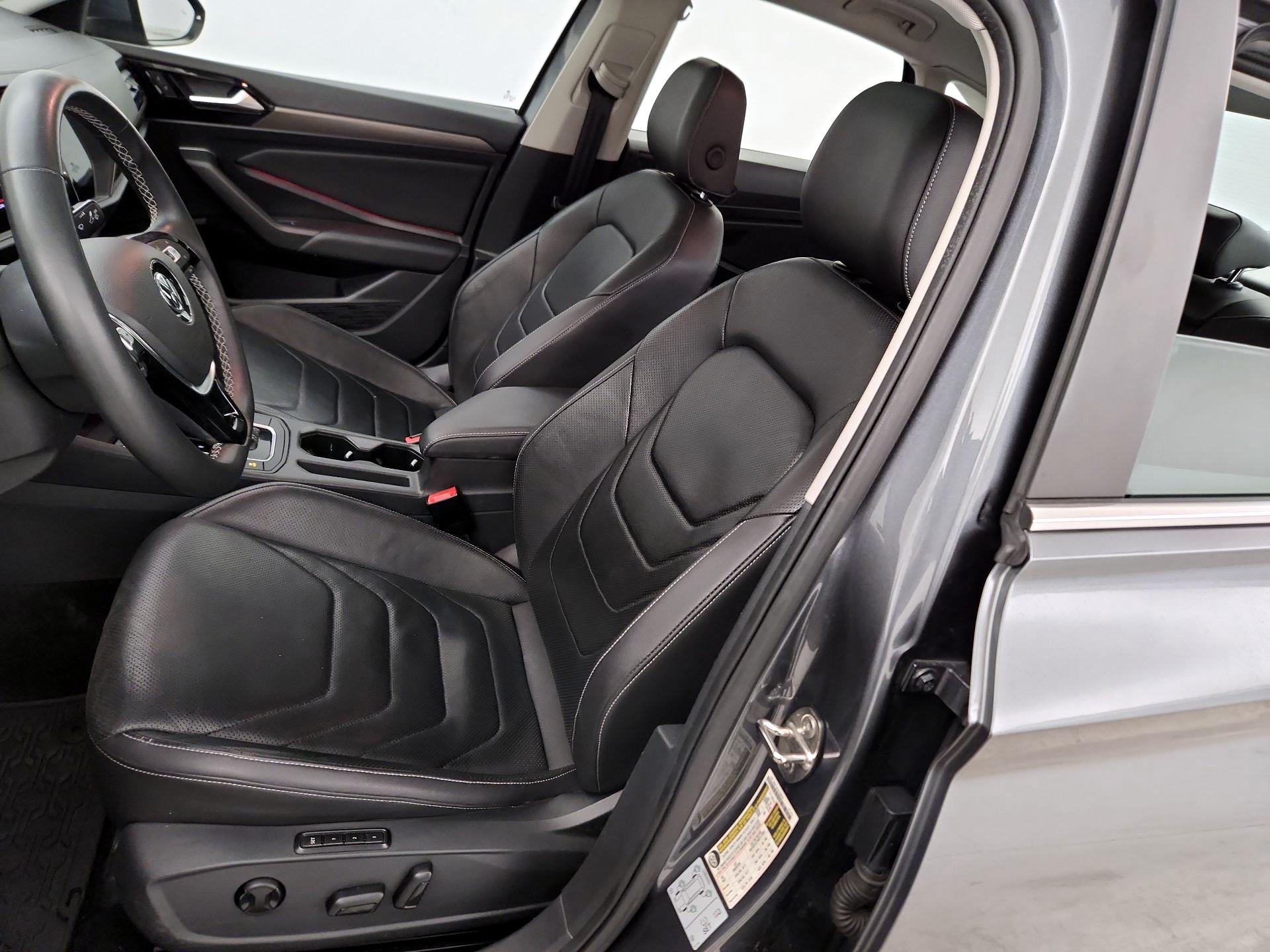 Thumbnail: 2021 Volkswagen Jetta - 11