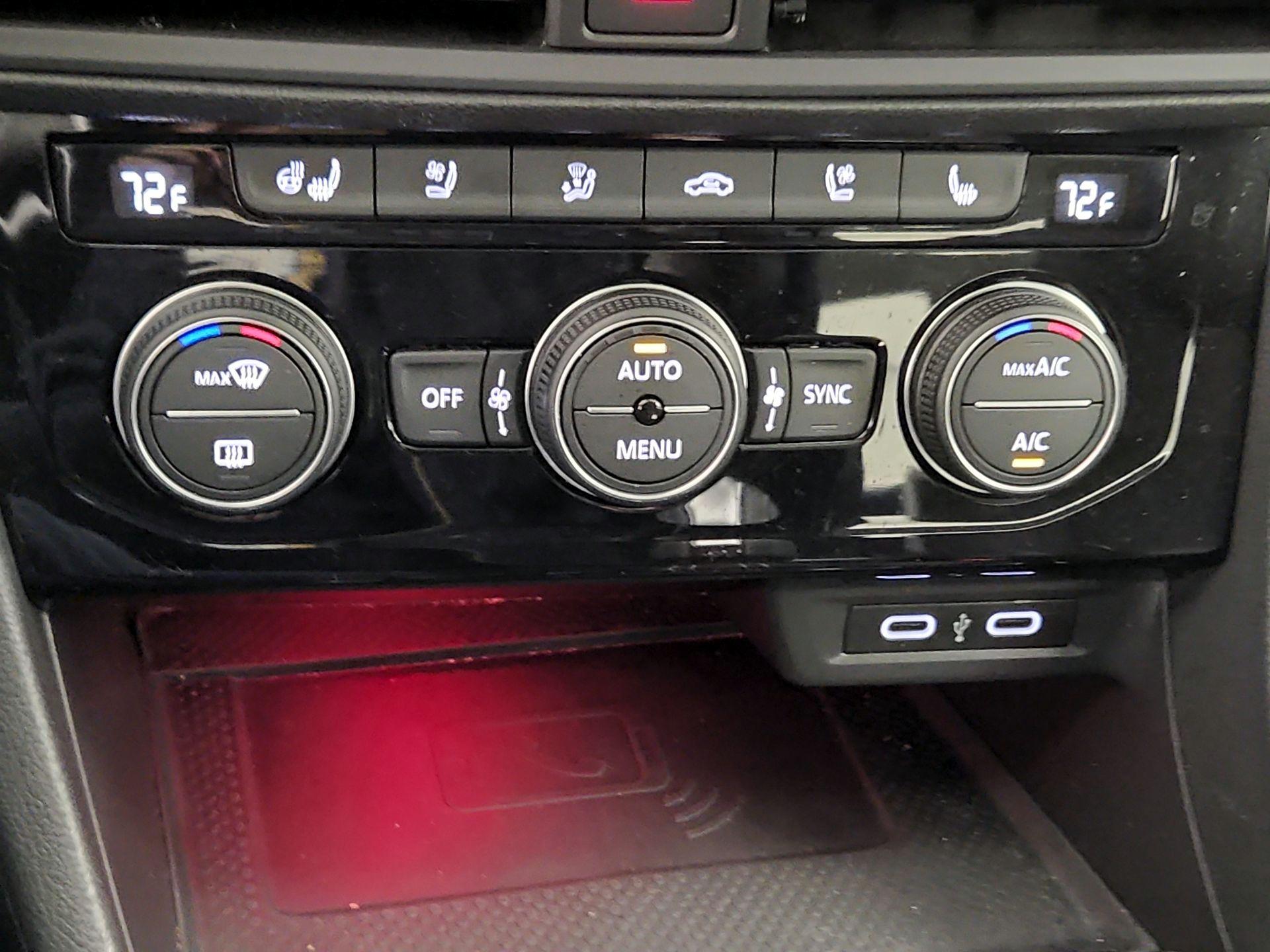 Thumbnail: 2021 Volkswagen Jetta - 16