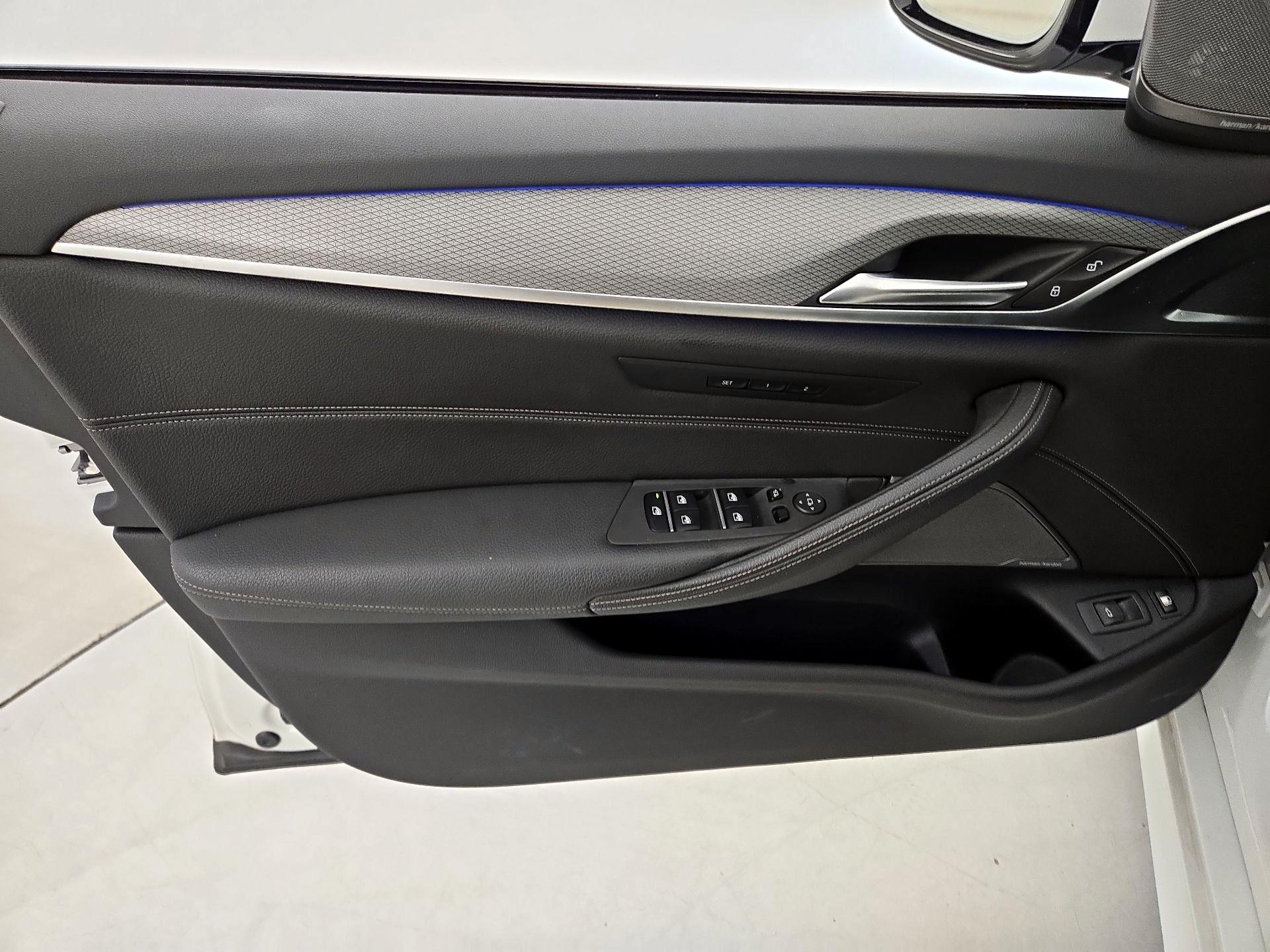 Thumbnail: 2019 BMW 5 Series - 12