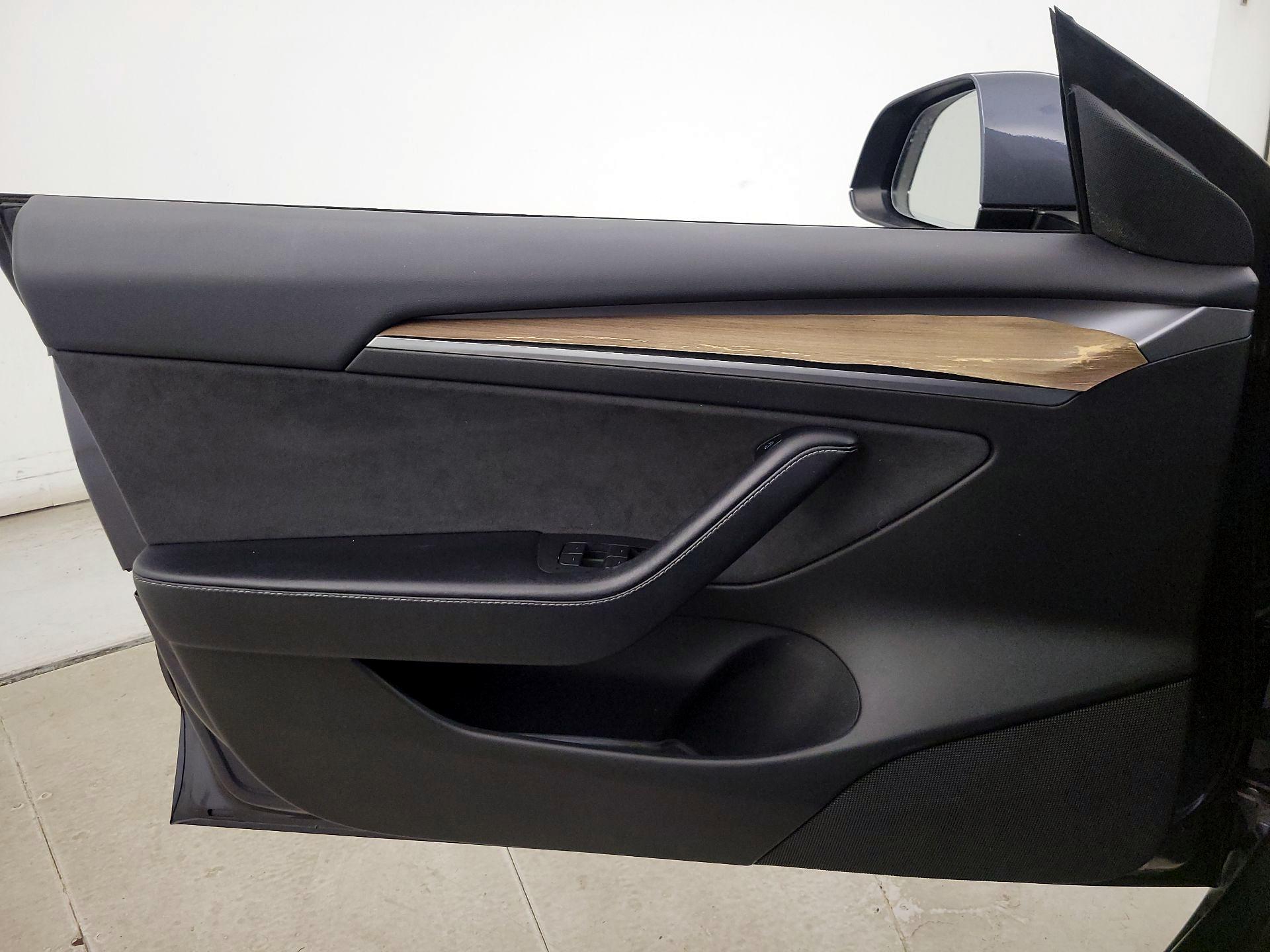 Thumbnail: 2022 Tesla Model 3 - 12