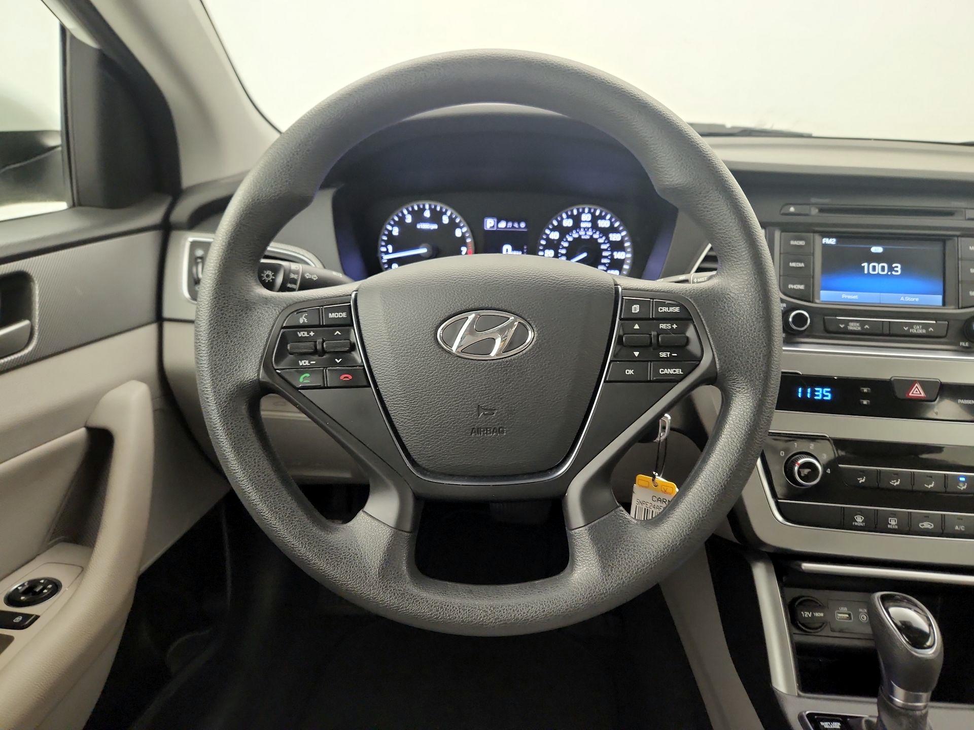 Thumbnail: 2015 Hyundai Sonata - 10