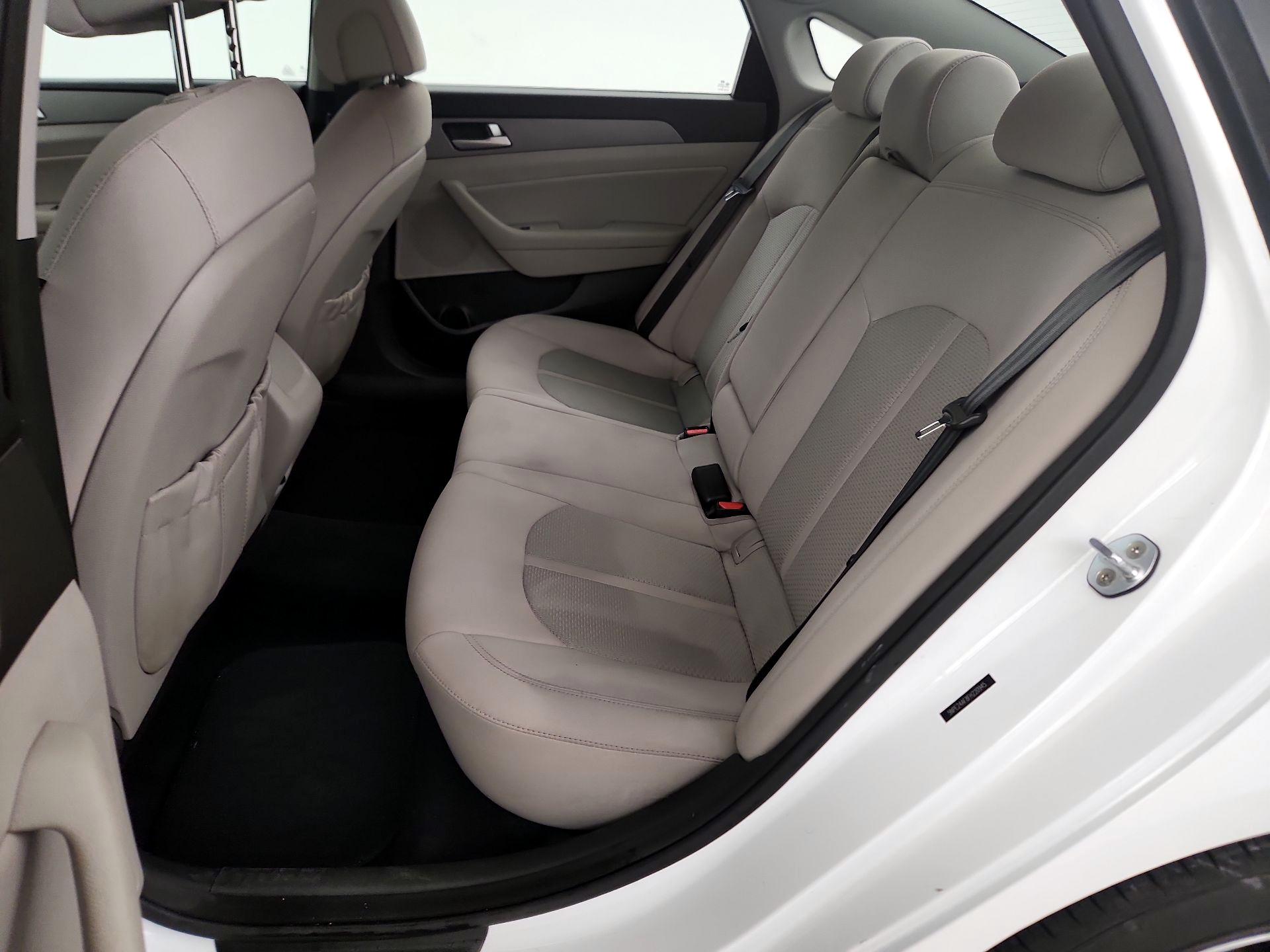 Thumbnail: 2015 Hyundai Sonata - 19