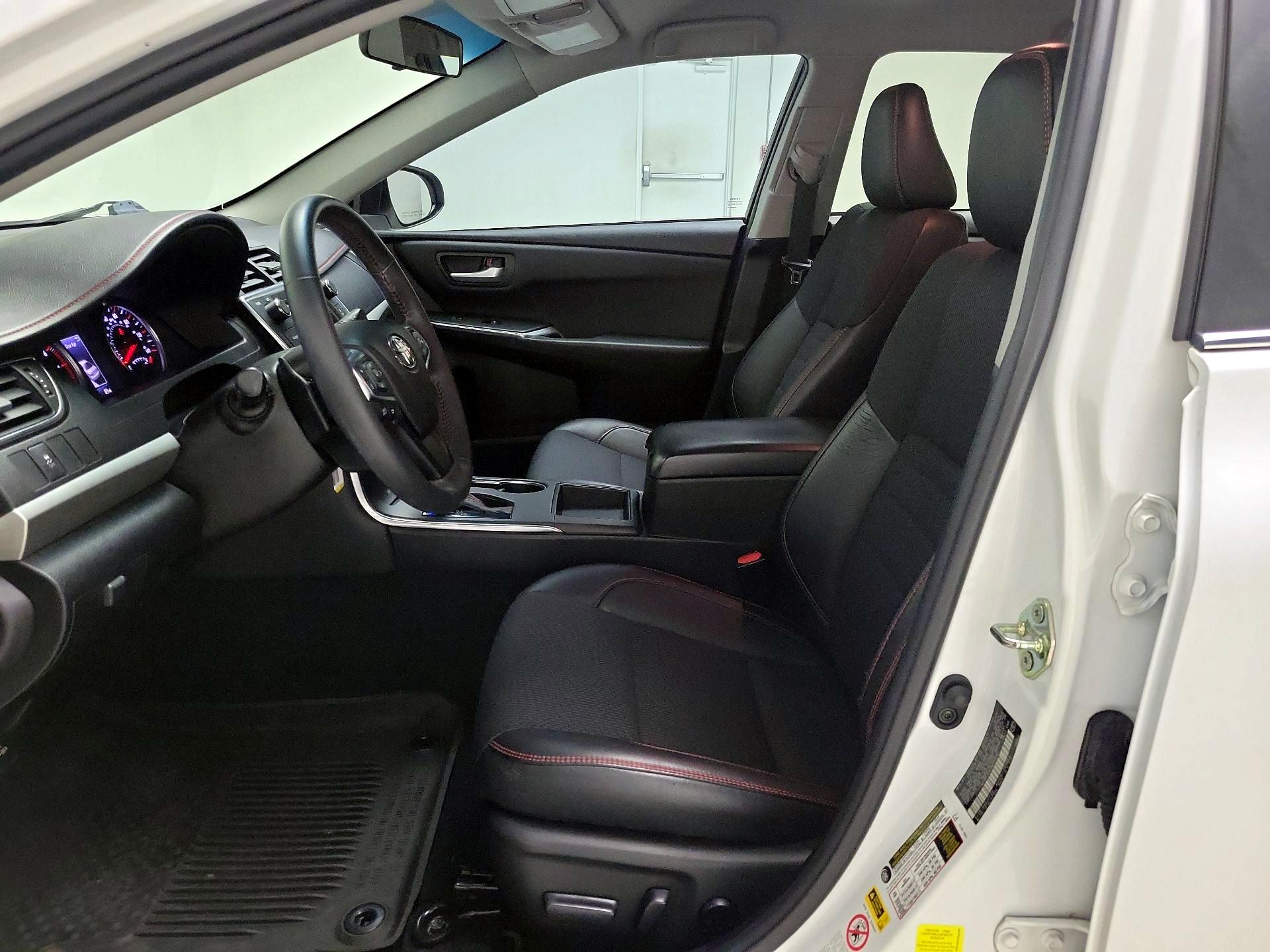 Thumbnail: 2017 Toyota Camry - 11