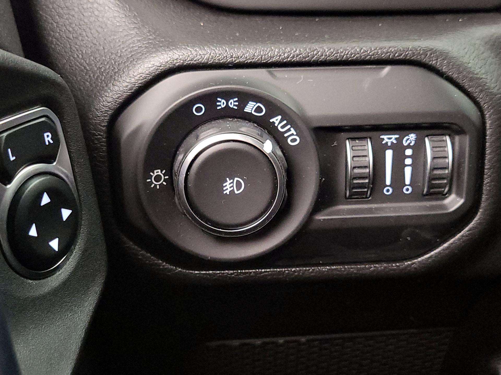 Thumbnail: 2021 Jeep Wrangler - 13