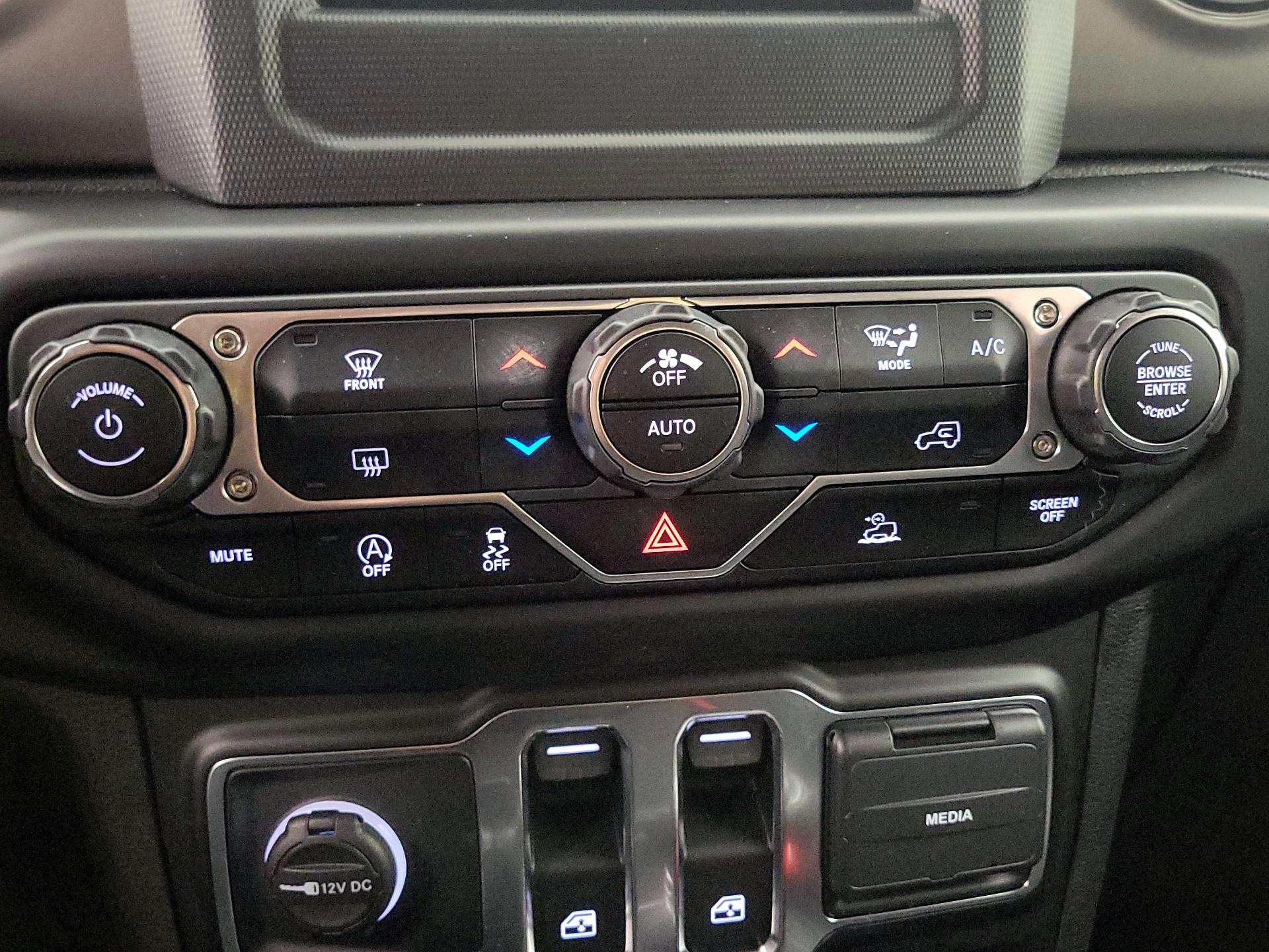 Thumbnail: 2021 Jeep Wrangler - 16