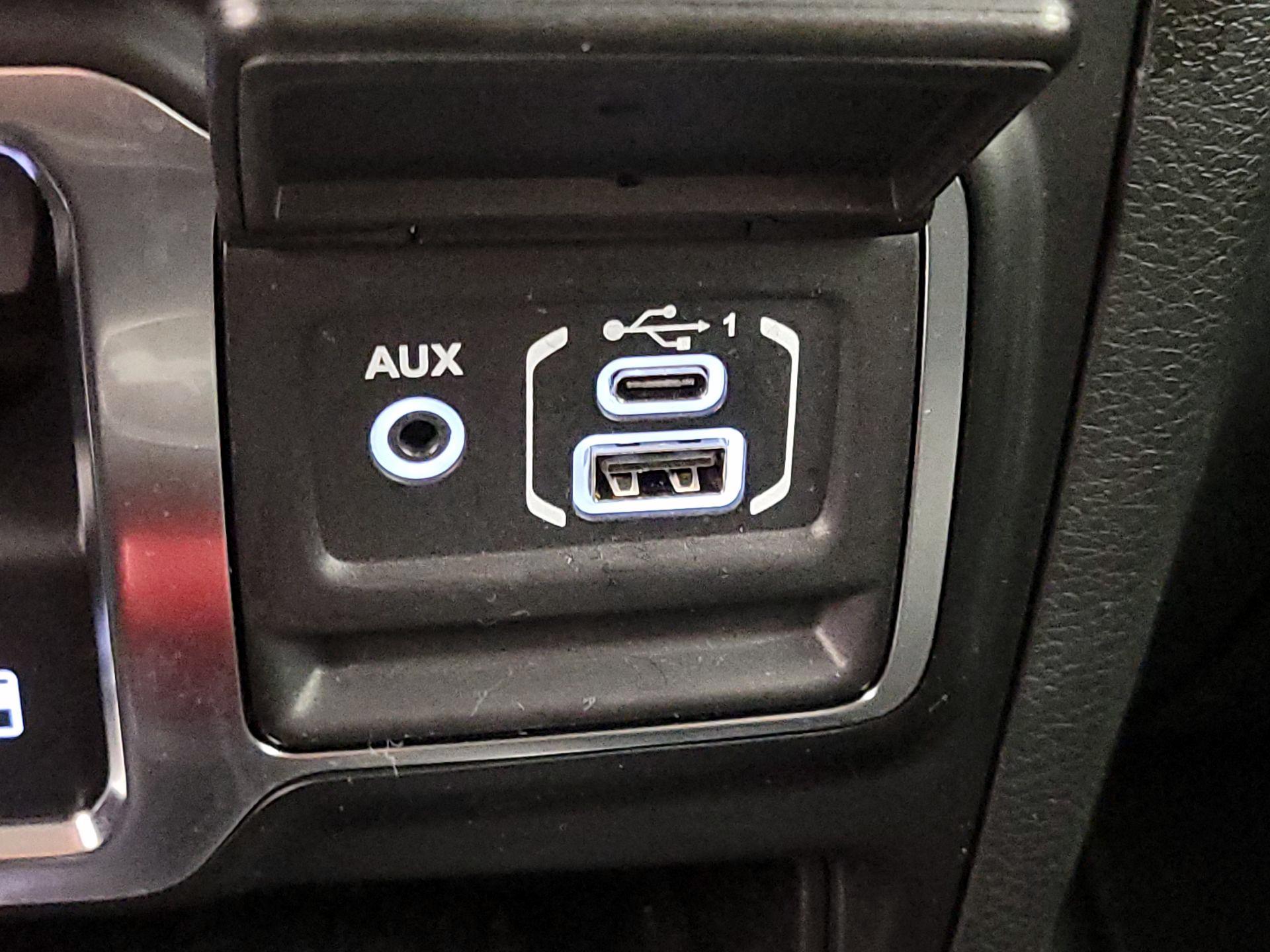 Thumbnail: 2021 Jeep Wrangler - 18