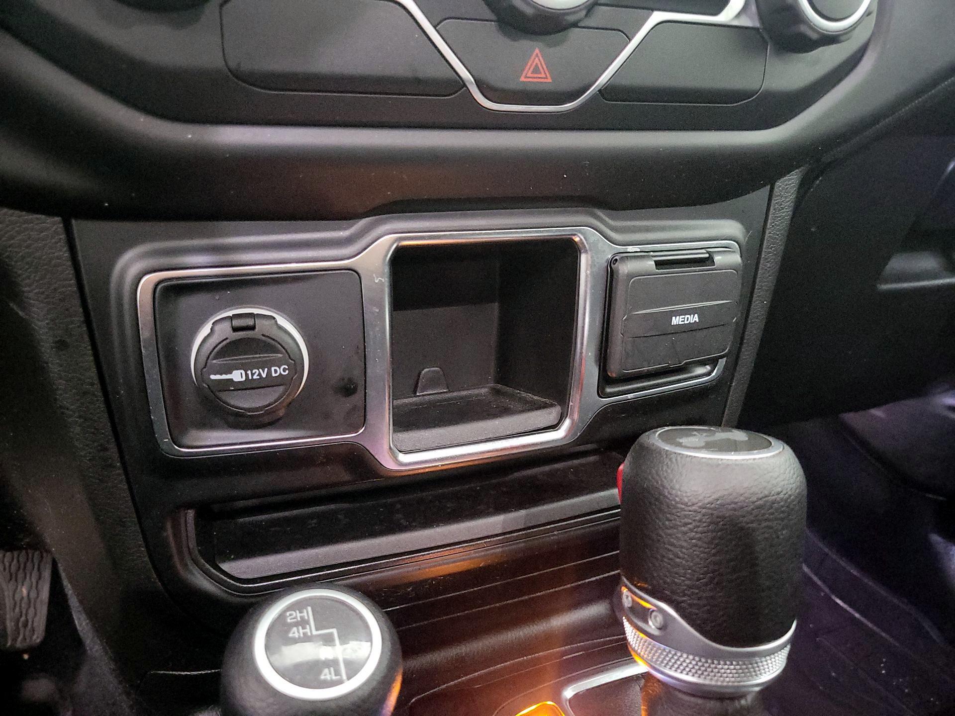 Thumbnail: 2021 Jeep Wrangler - 18