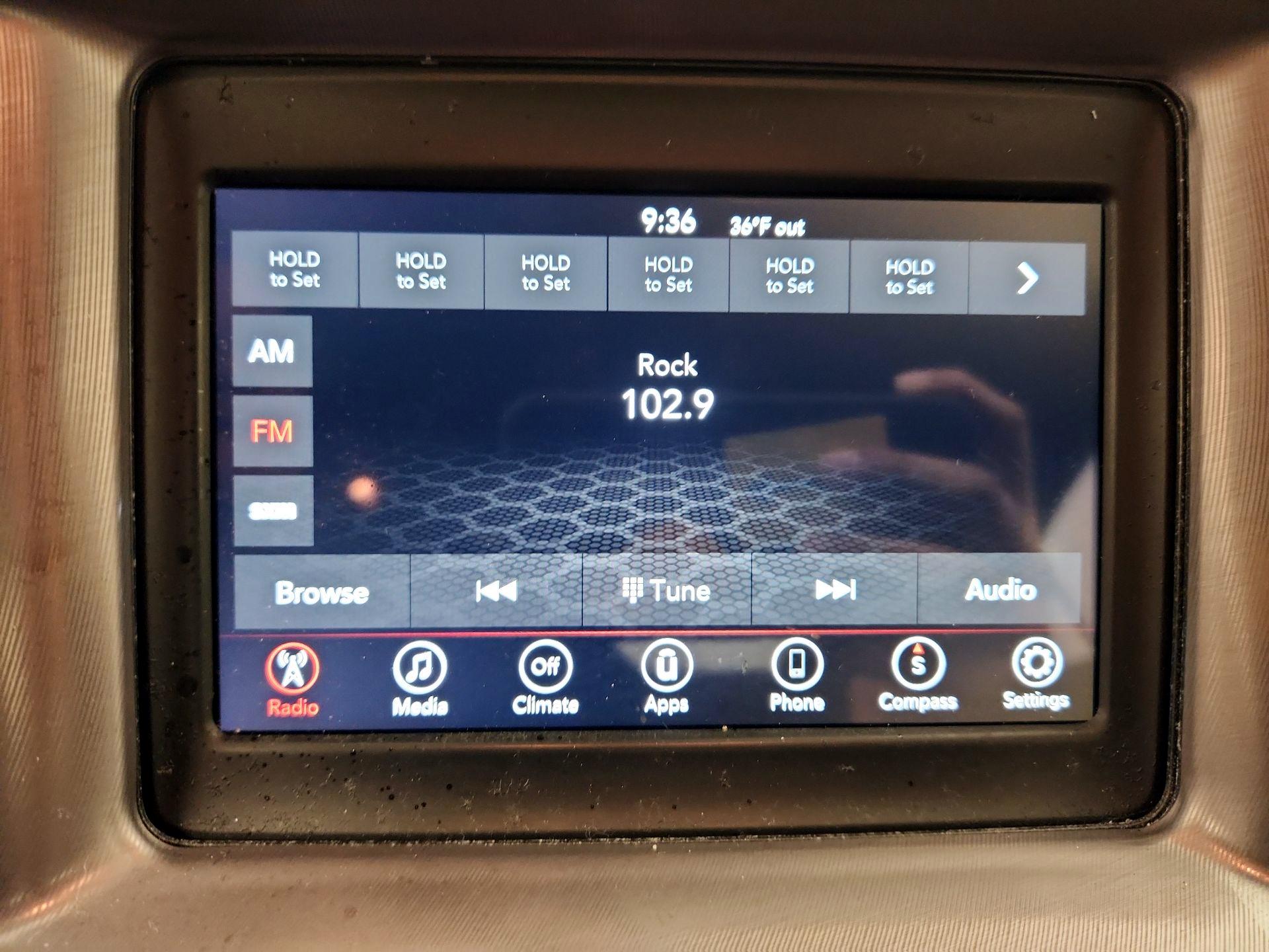 Thumbnail: 2022 Dodge Charger - 15