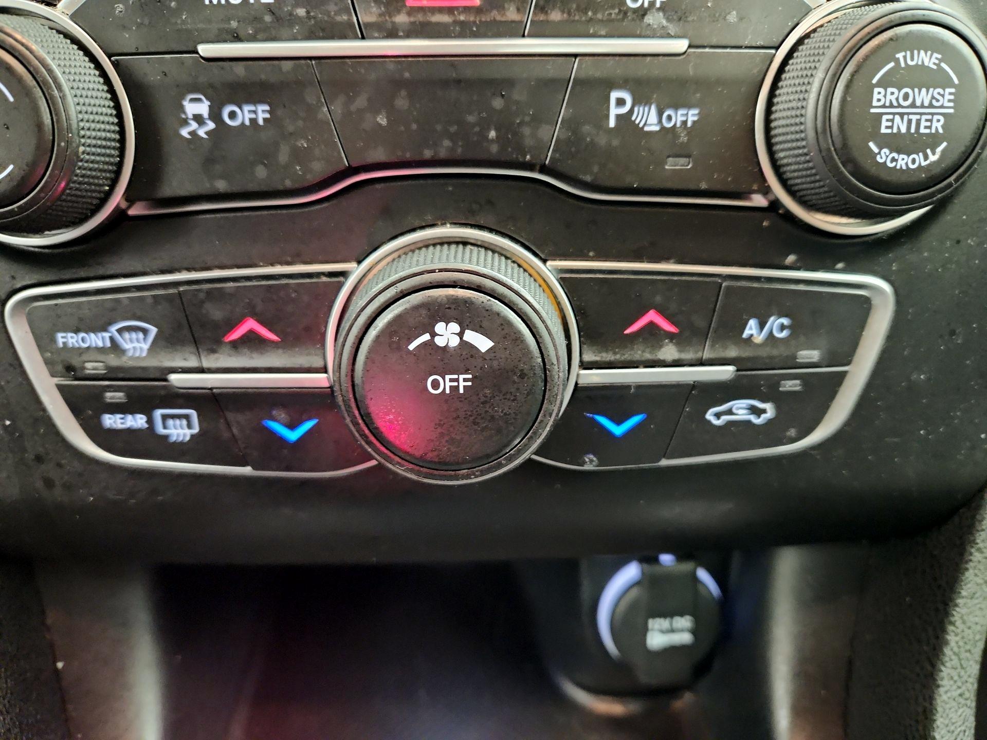 Thumbnail: 2022 Dodge Charger - 16