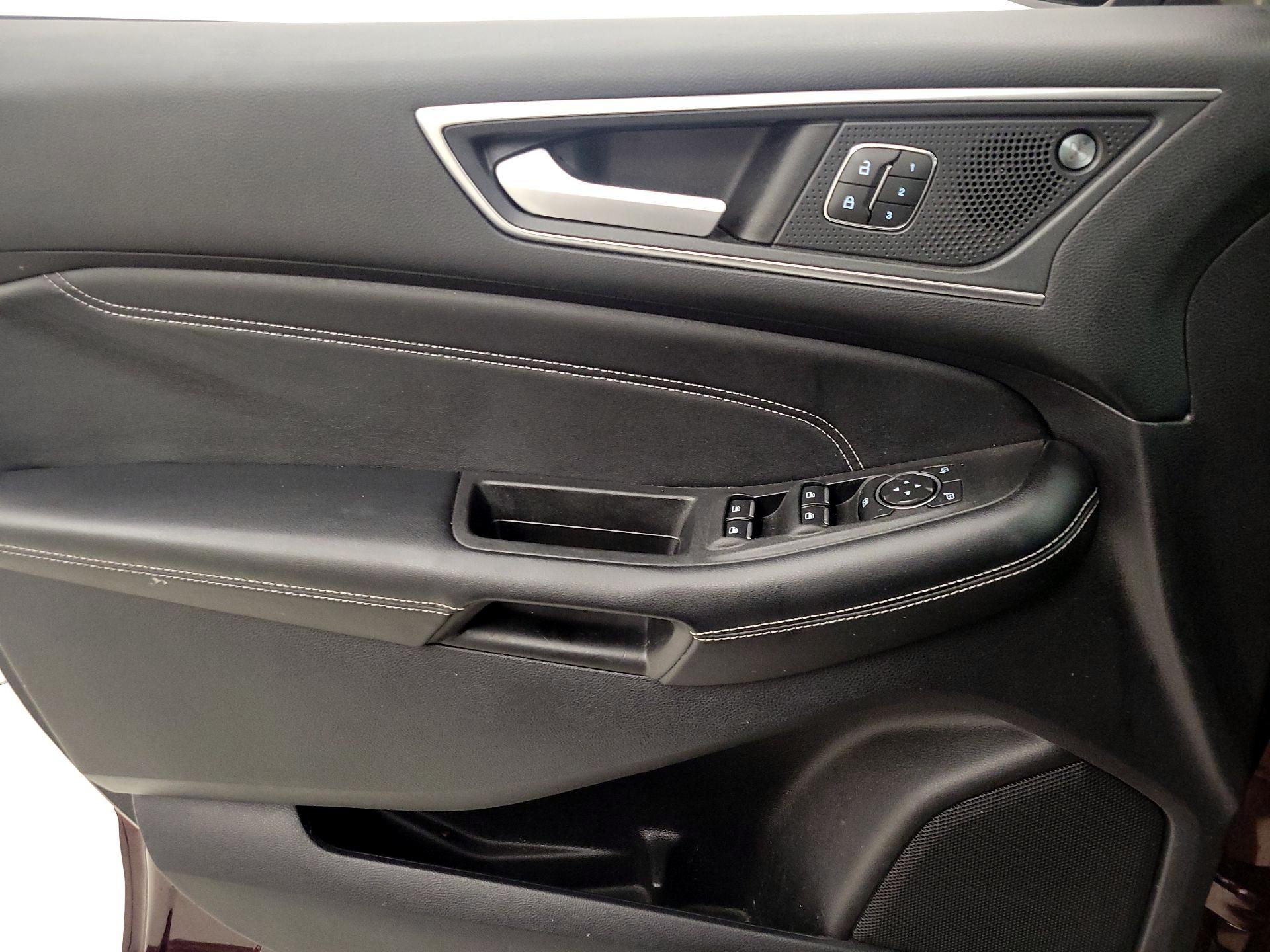 Thumbnail: 2022 Ford Edge - 12