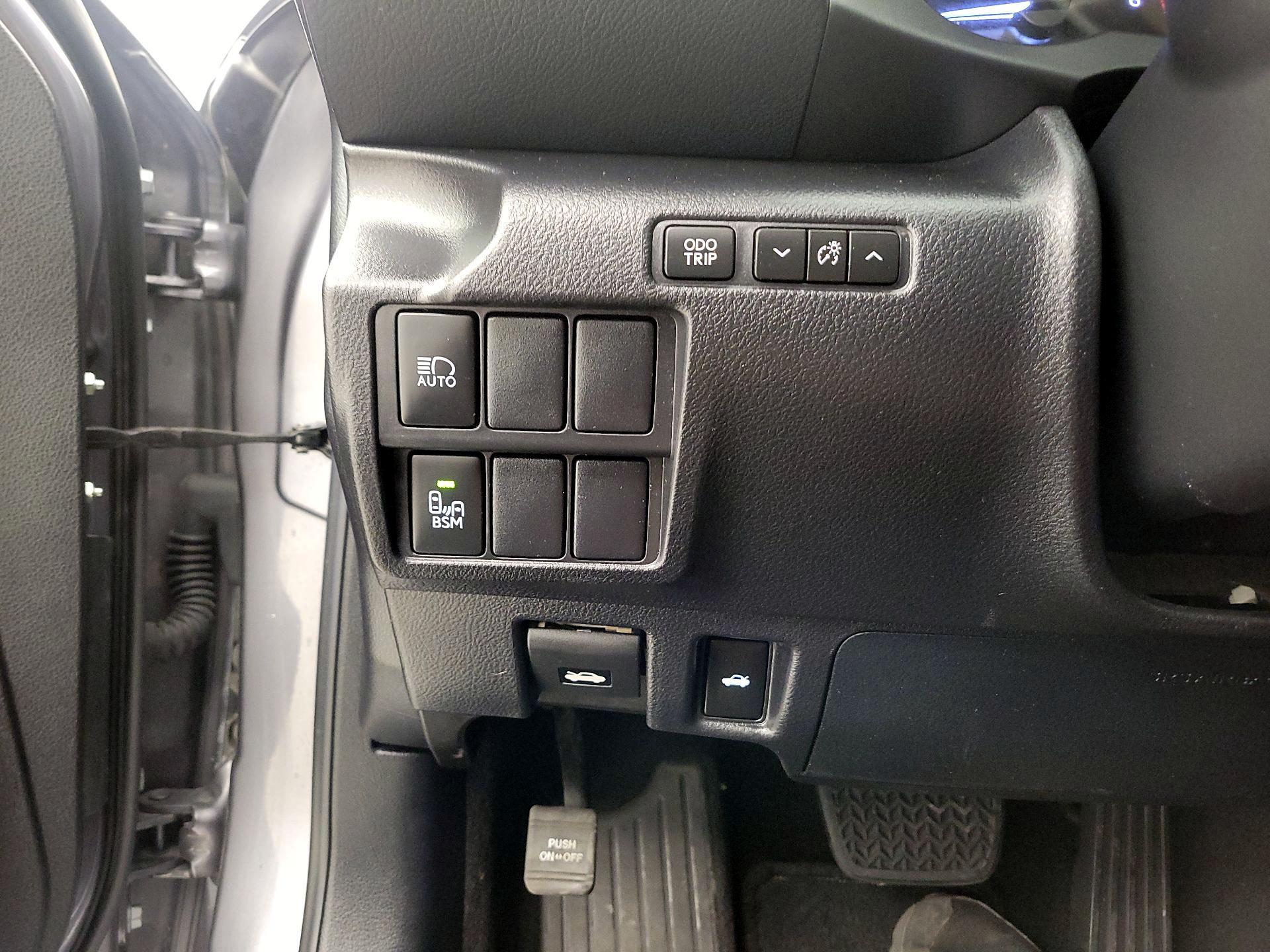 Thumbnail: 2020 Lexus IS - 13