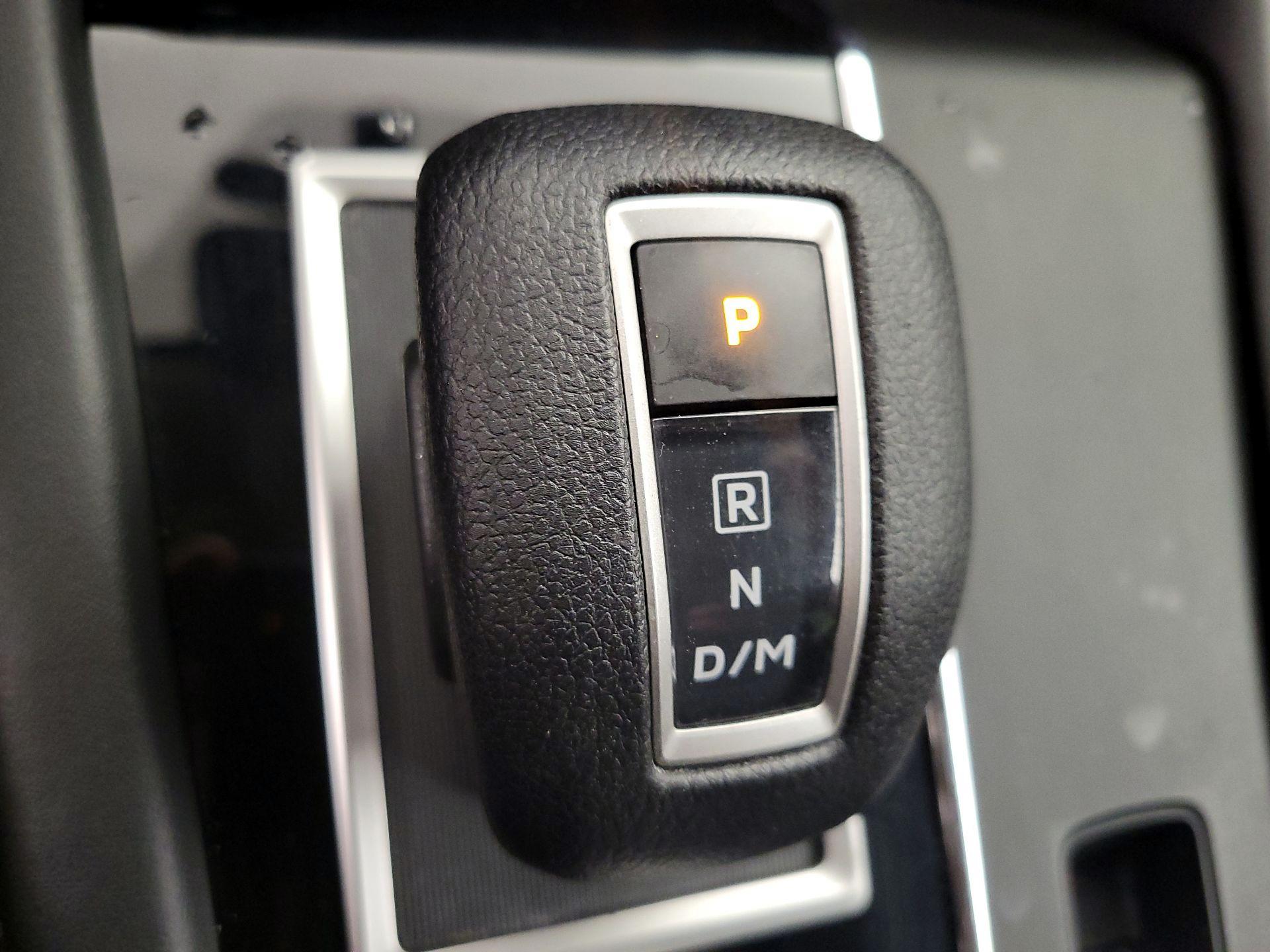 Thumbnail: 2022 Mitsubishi Outlander - 17