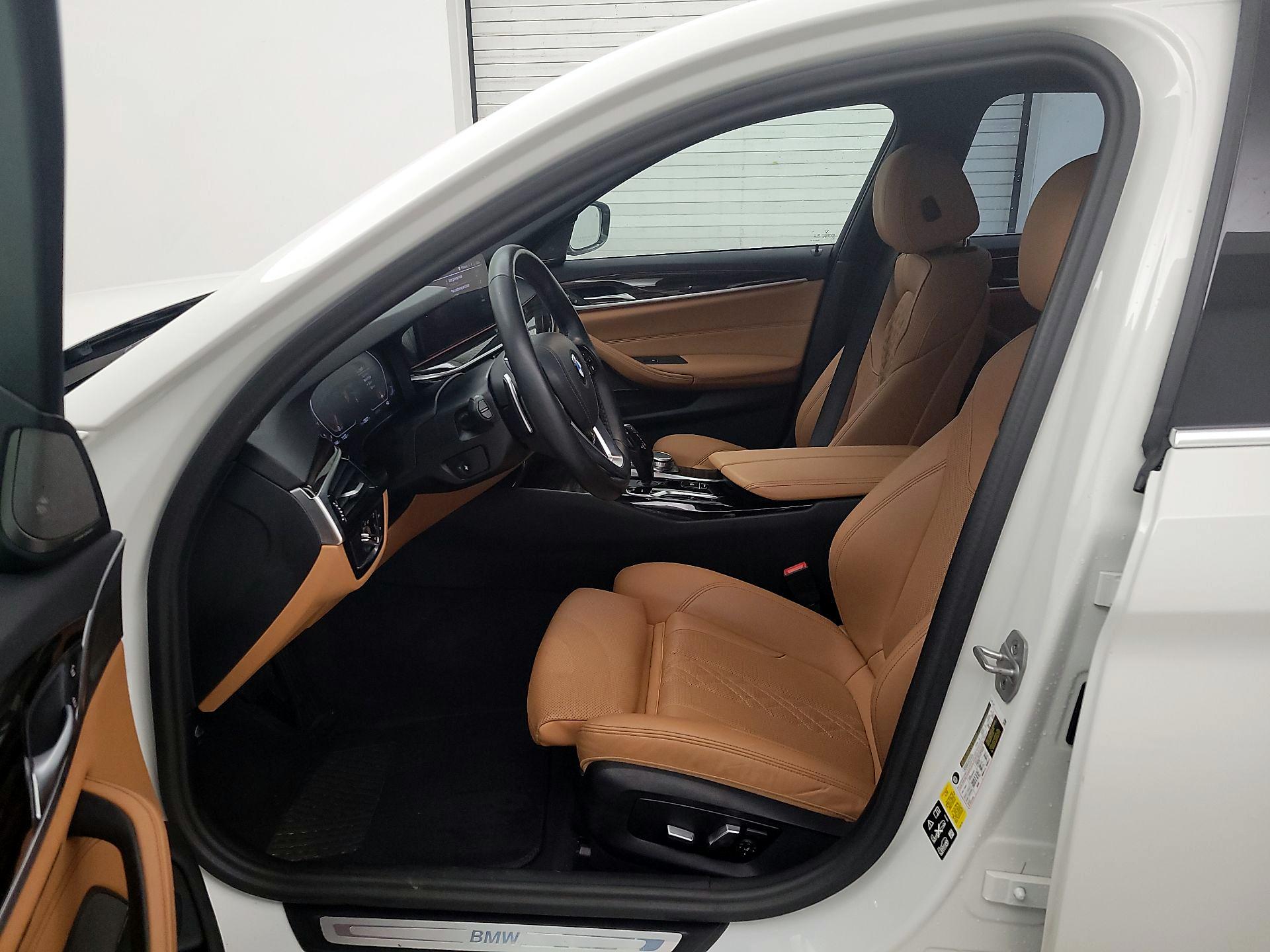 Thumbnail: 2023 BMW 5 Series - 11