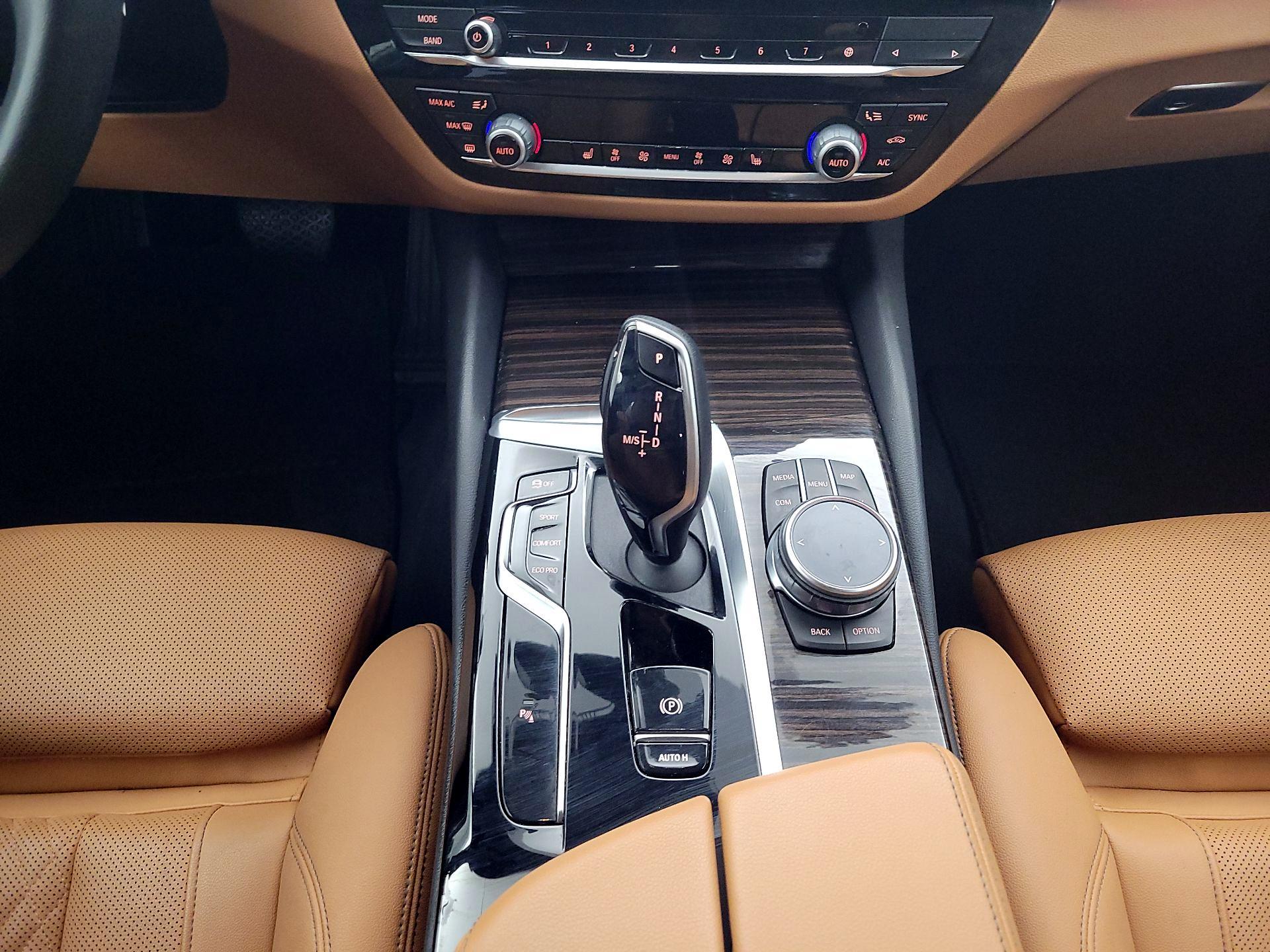 Thumbnail: 2023 BMW 5 Series - 18