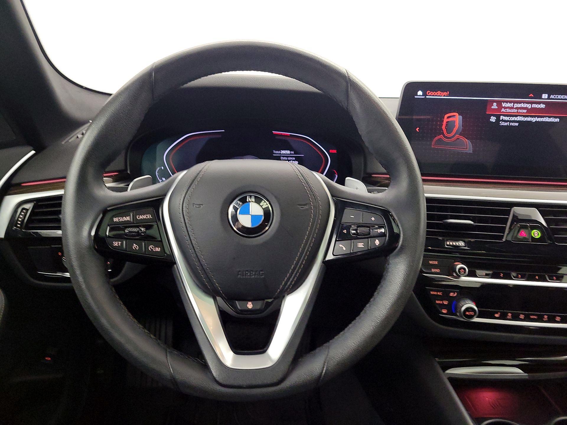 Thumbnail: 2023 BMW 5 Series - 10