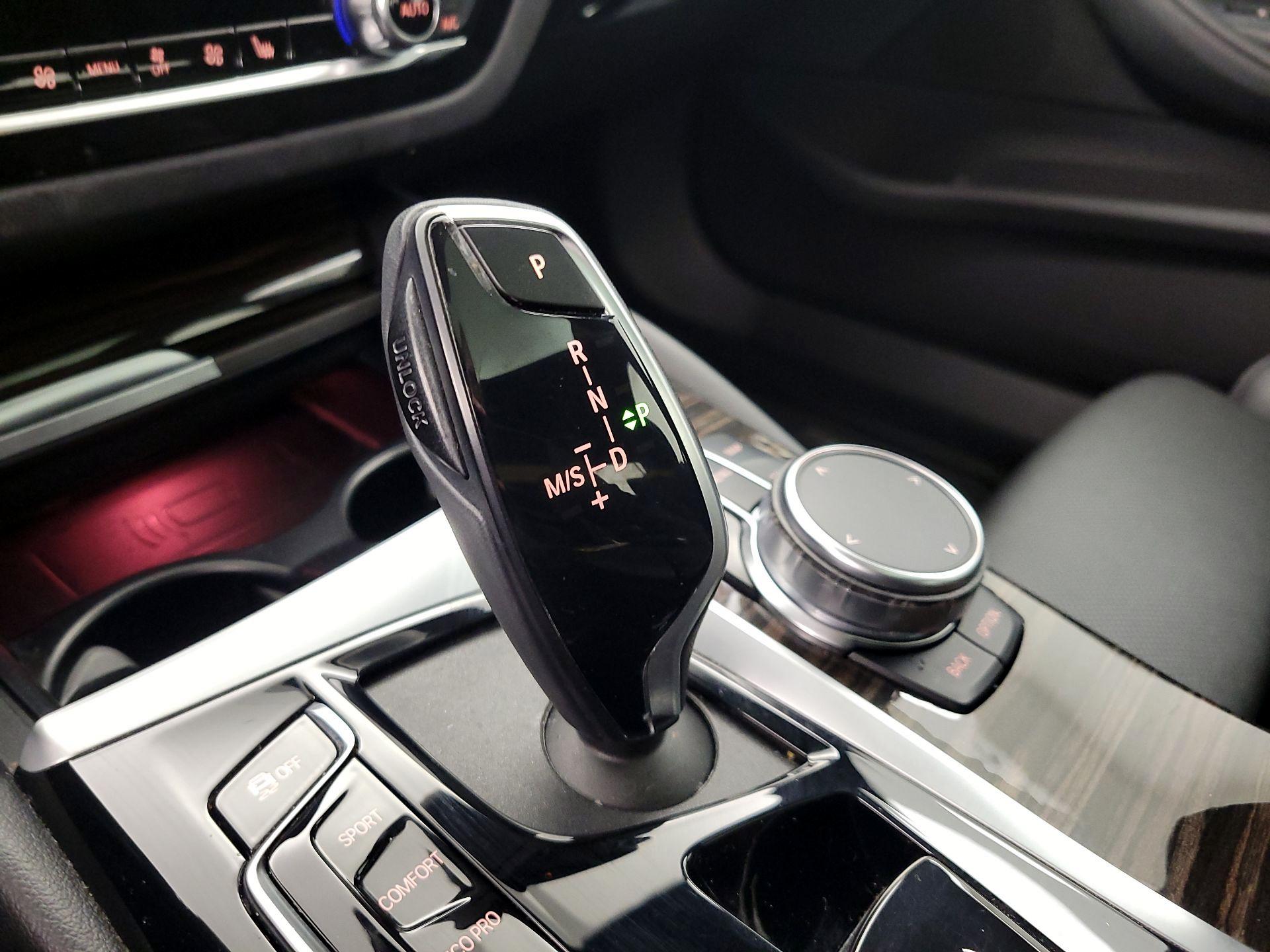 Thumbnail: 2023 BMW 5 Series - 18