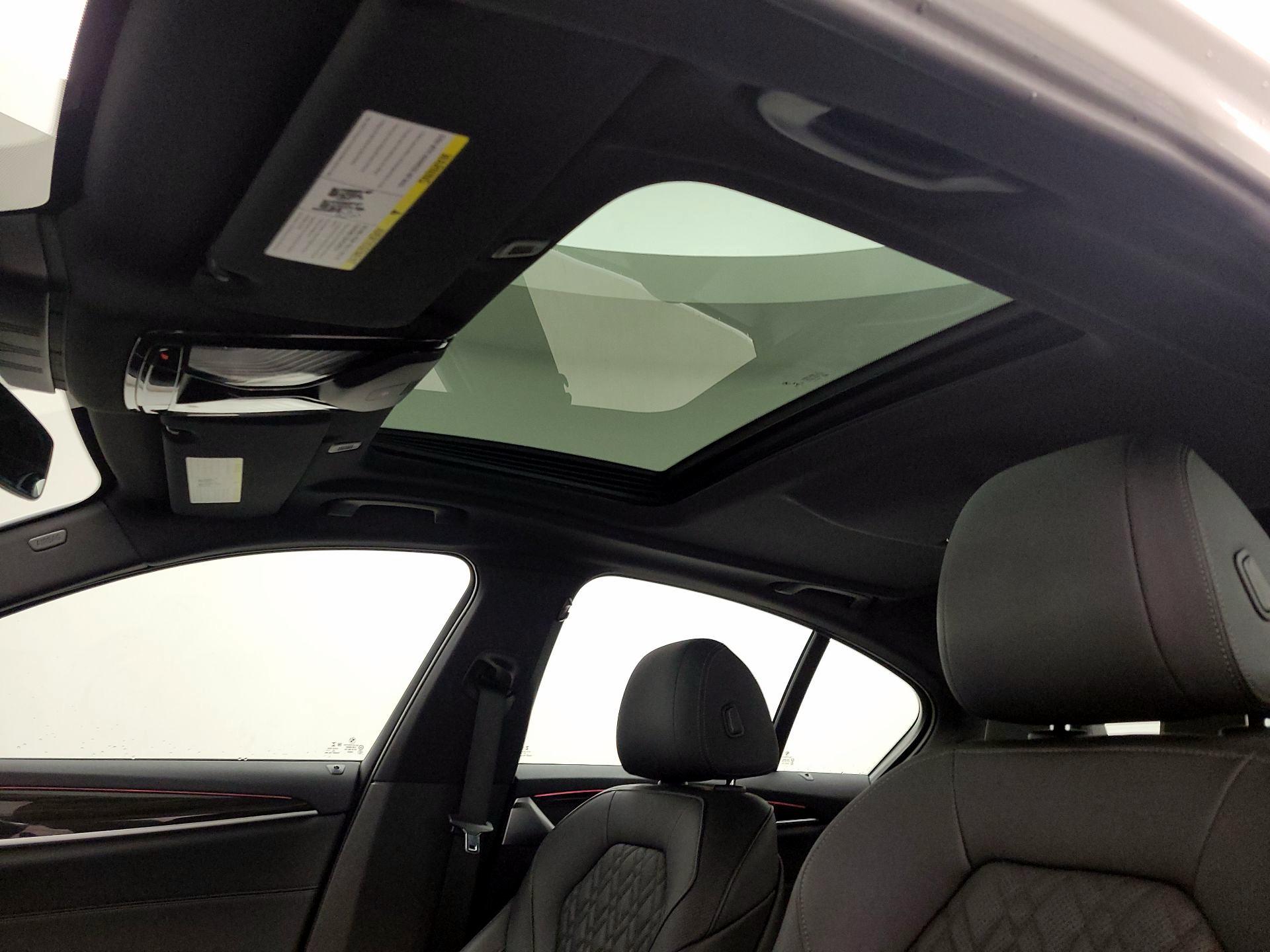 Thumbnail: 2023 BMW 5 Series - 20