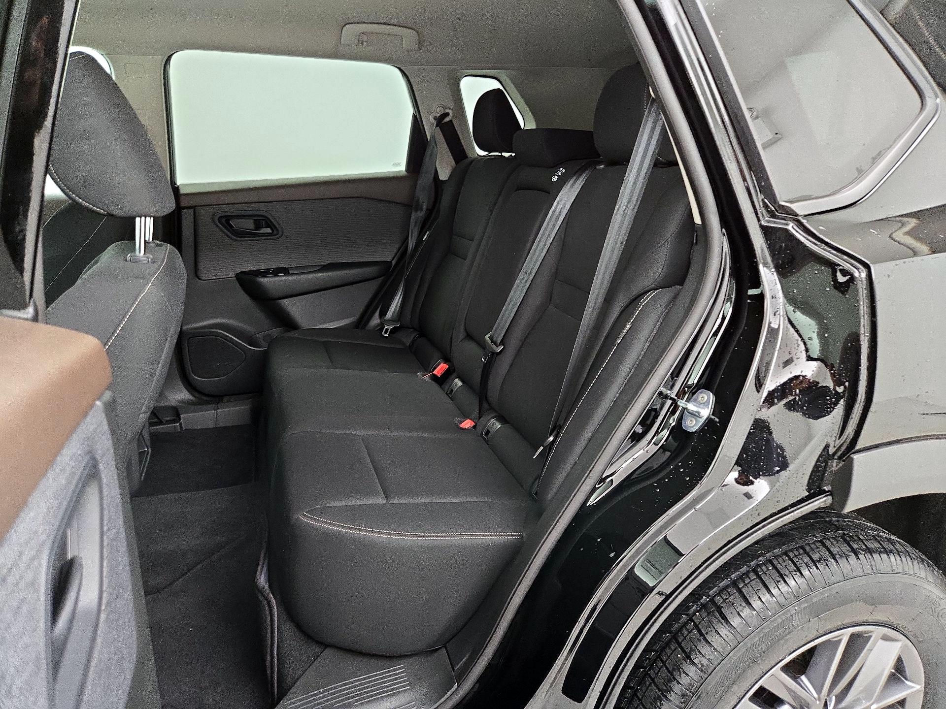 Thumbnail: 2023 Nissan Rogue - 19