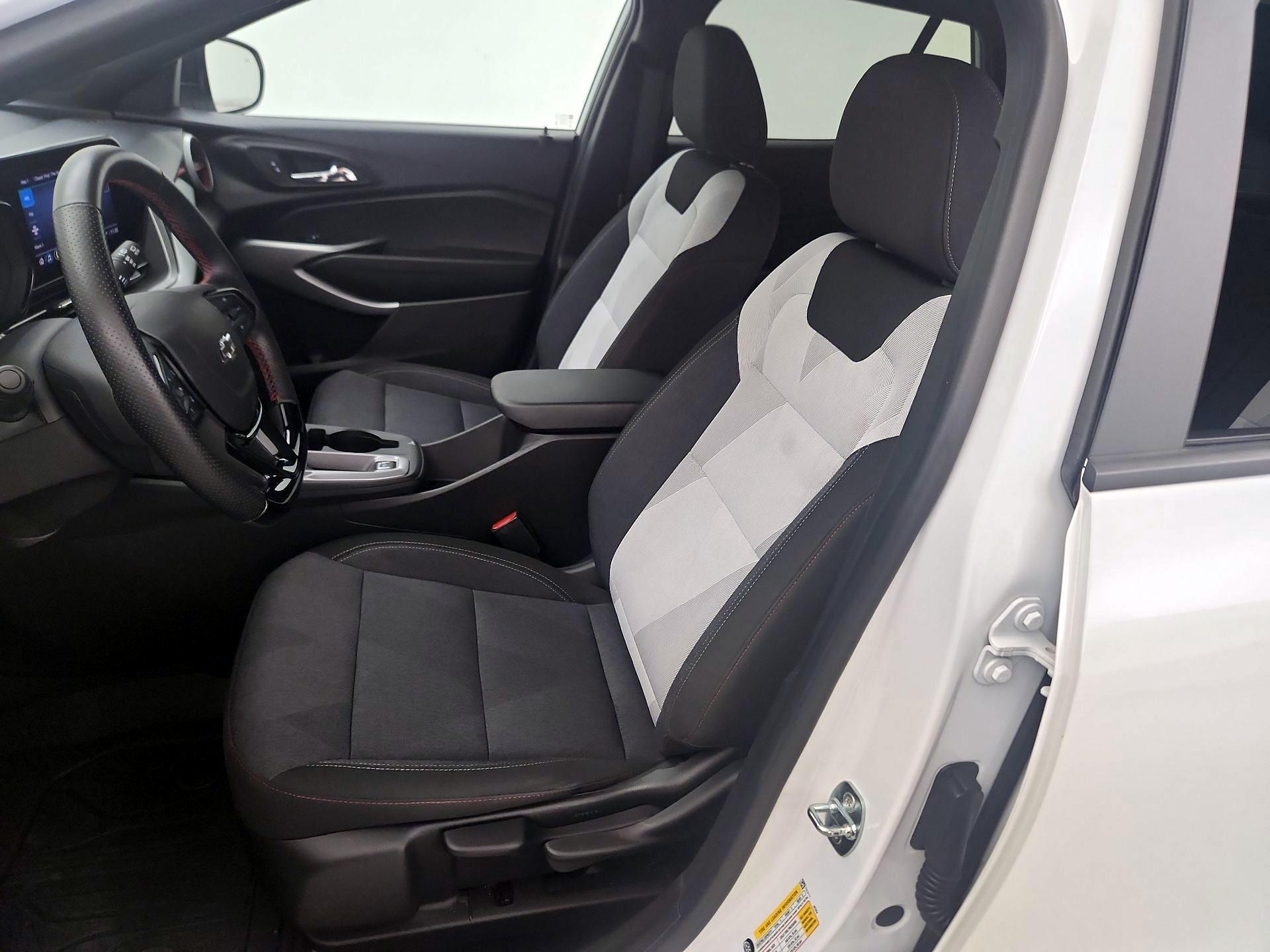 Thumbnail: 2024 Chevrolet Trax - 11