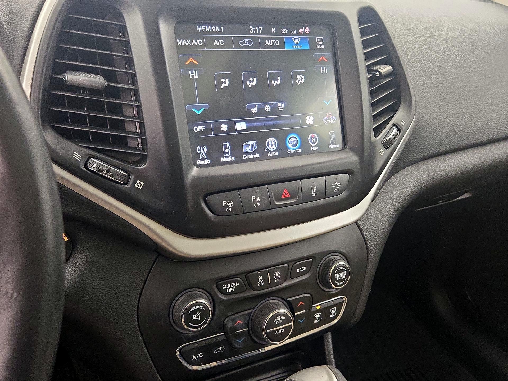 Thumbnail: 2016 Jeep Cherokee - 17