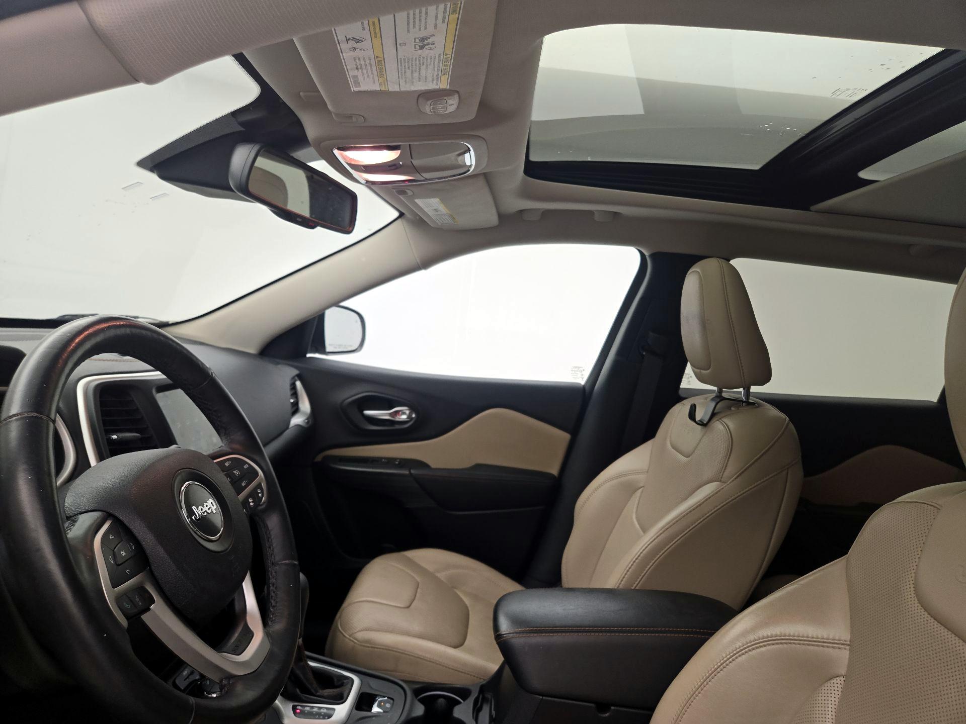 Thumbnail: 2016 Jeep Cherokee - 20