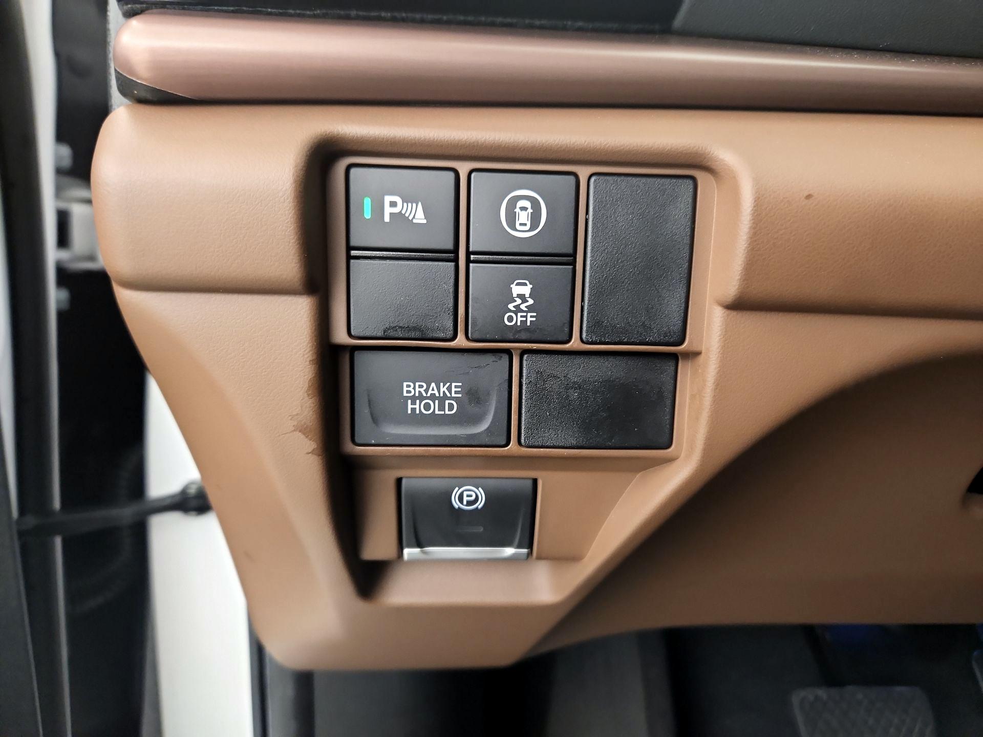 Thumbnail: 2025 Acura RDX - 13