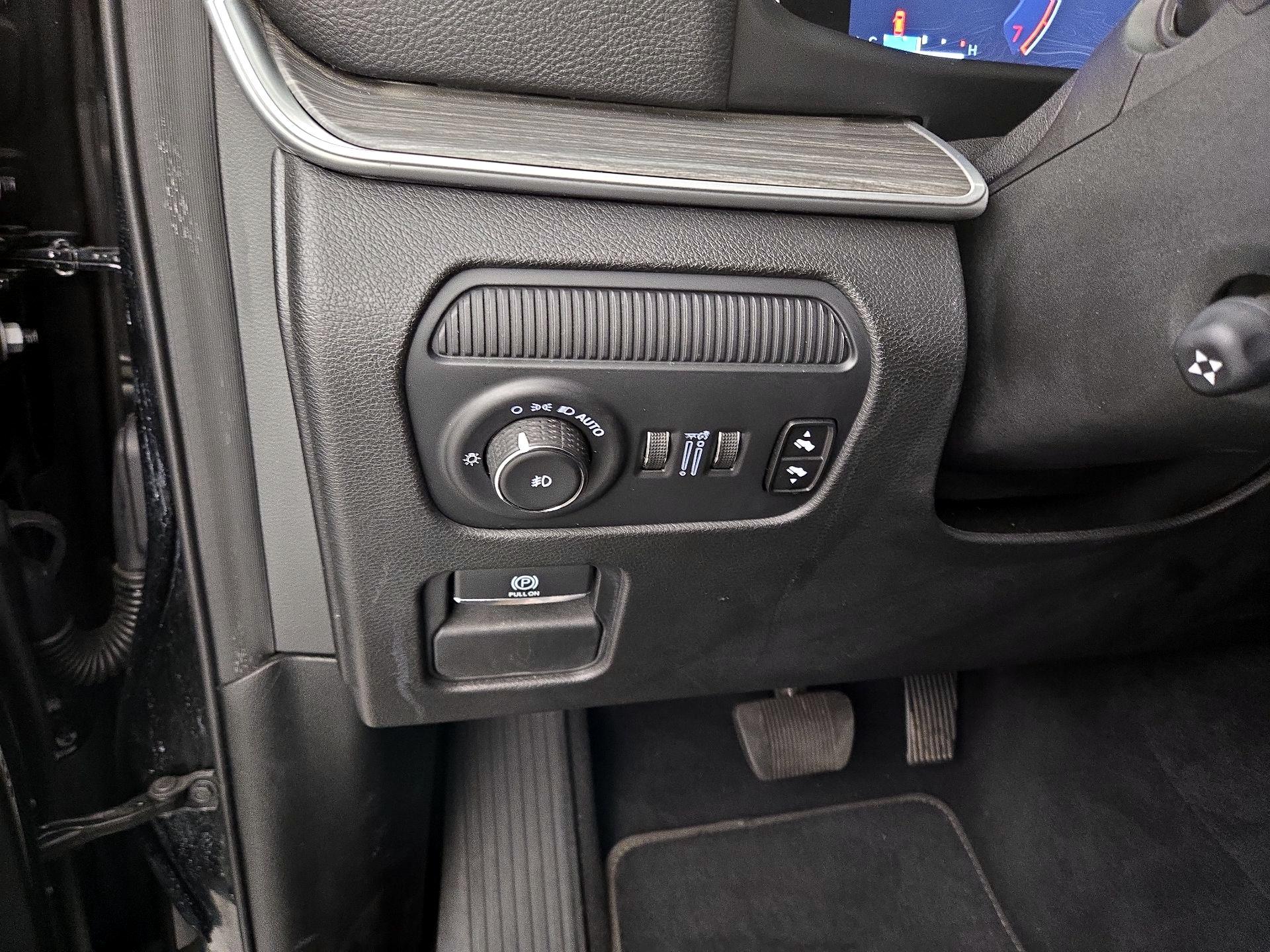 Thumbnail: 2024 Jeep Wagoneer - 13