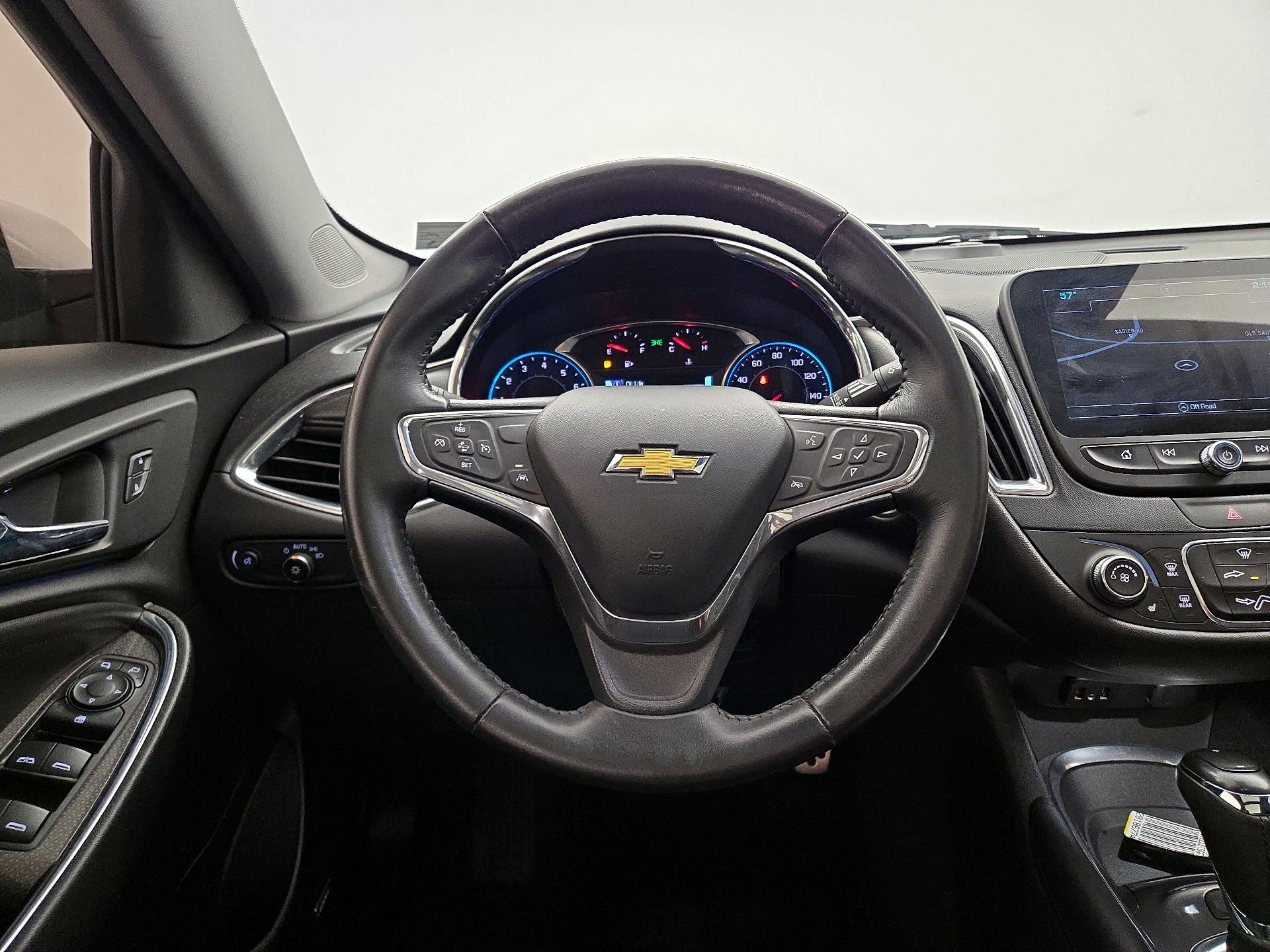 Thumbnail: 2016 Chevrolet Malibu - 10