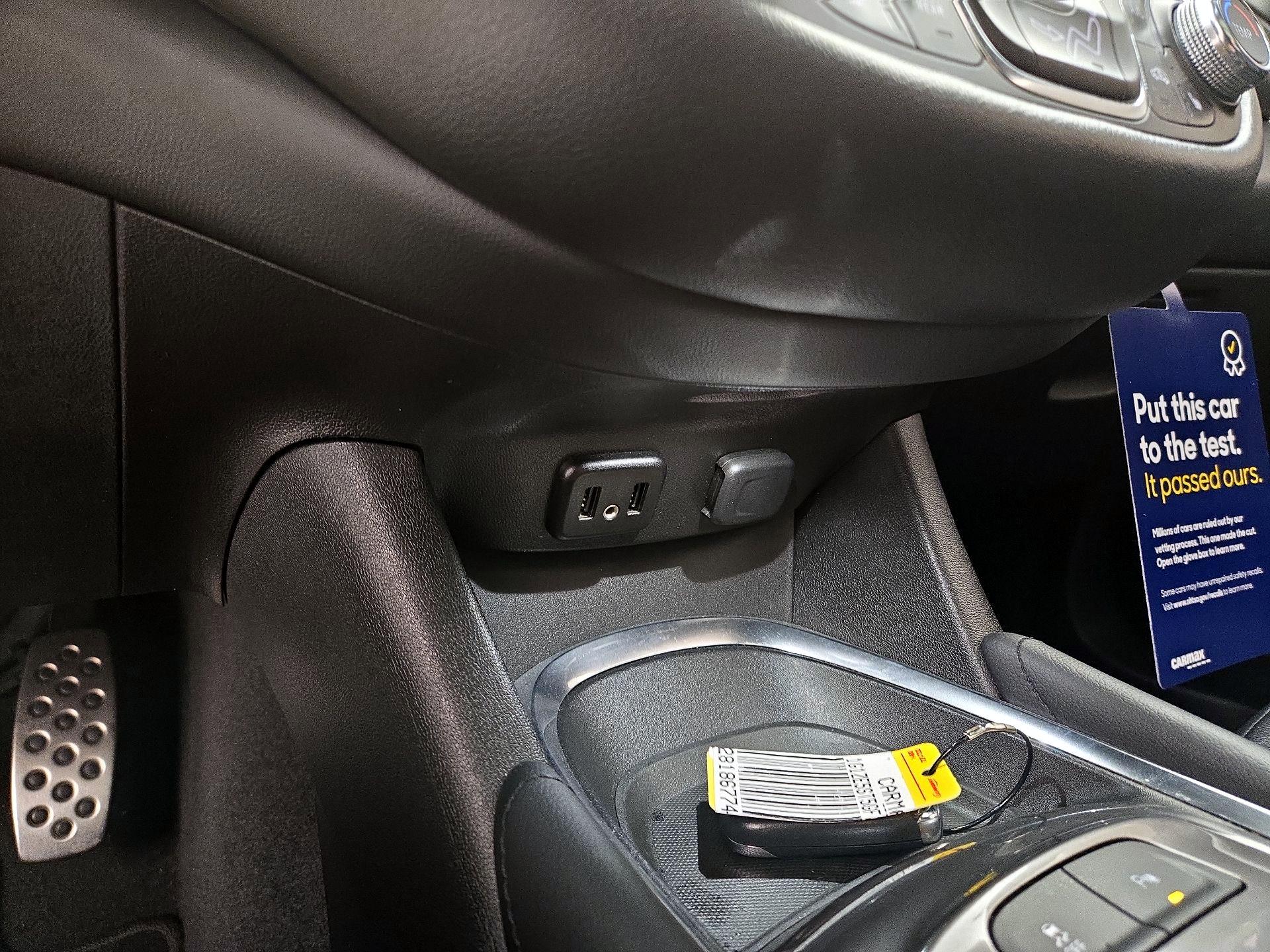 Thumbnail: 2016 Chevrolet Malibu - 19