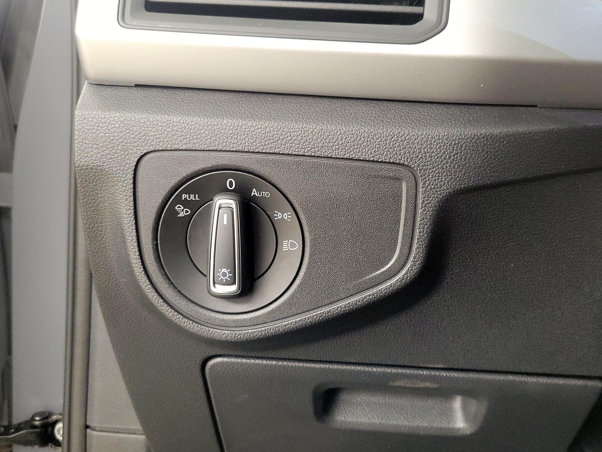 Thumbnail: 2021 Volkswagen Atlas - 13