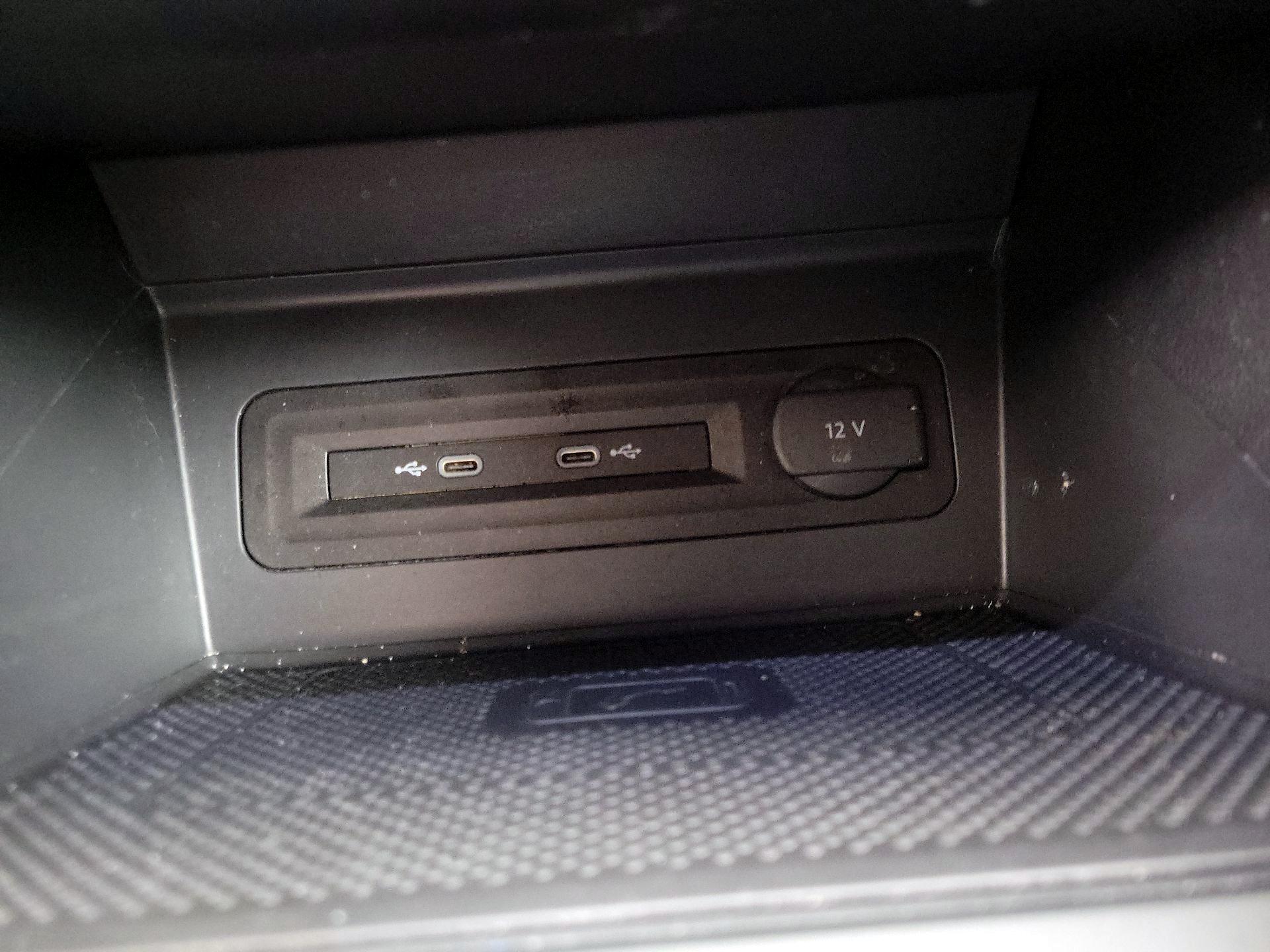 Thumbnail: 2021 Volkswagen Atlas - 18