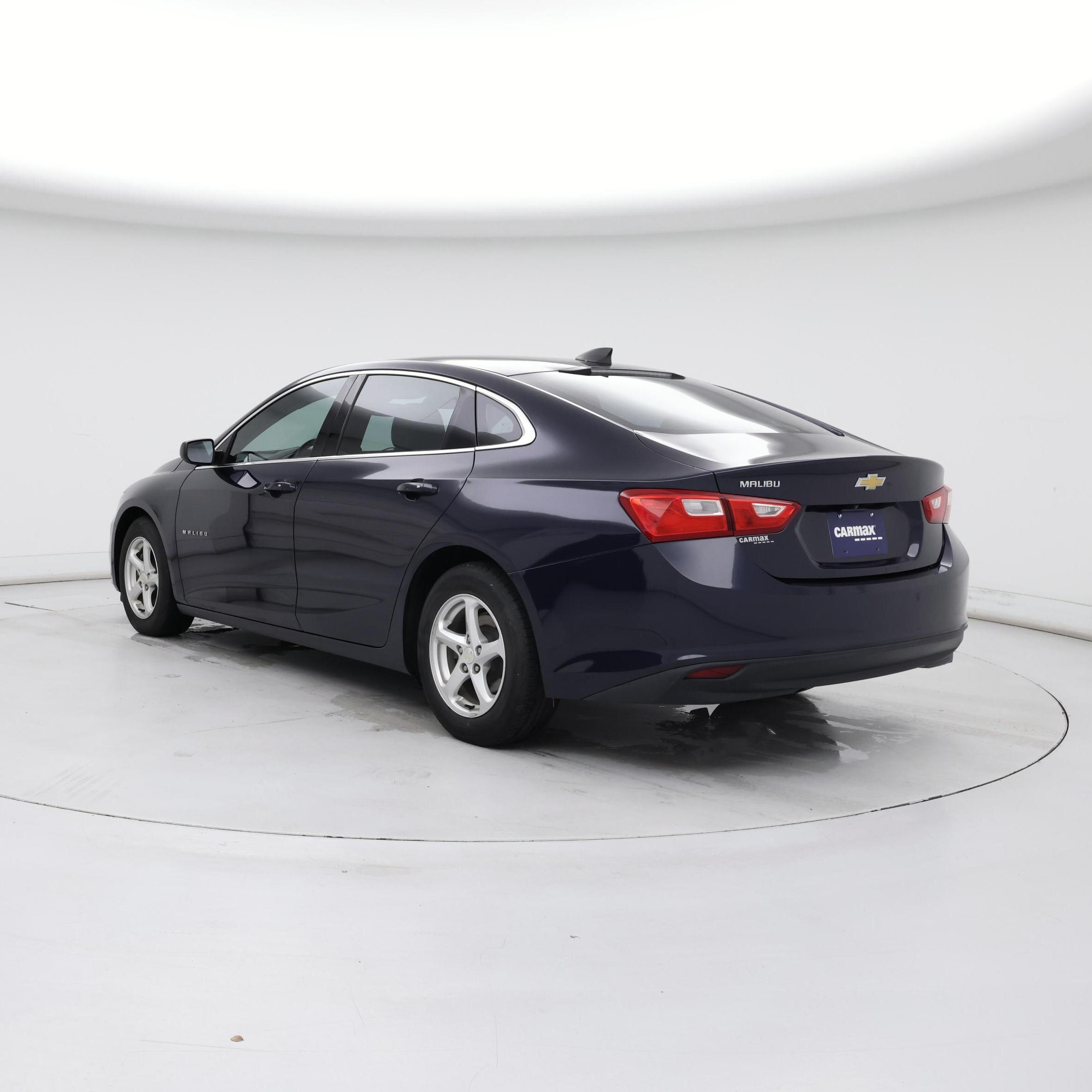 Thumbnail: 2017 Chevrolet Malibu - 2