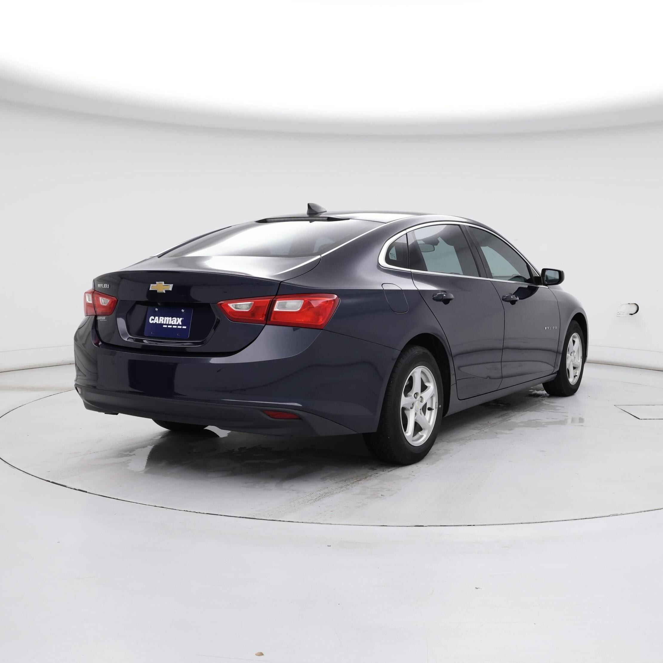 Thumbnail: 2017 Chevrolet Malibu - 8