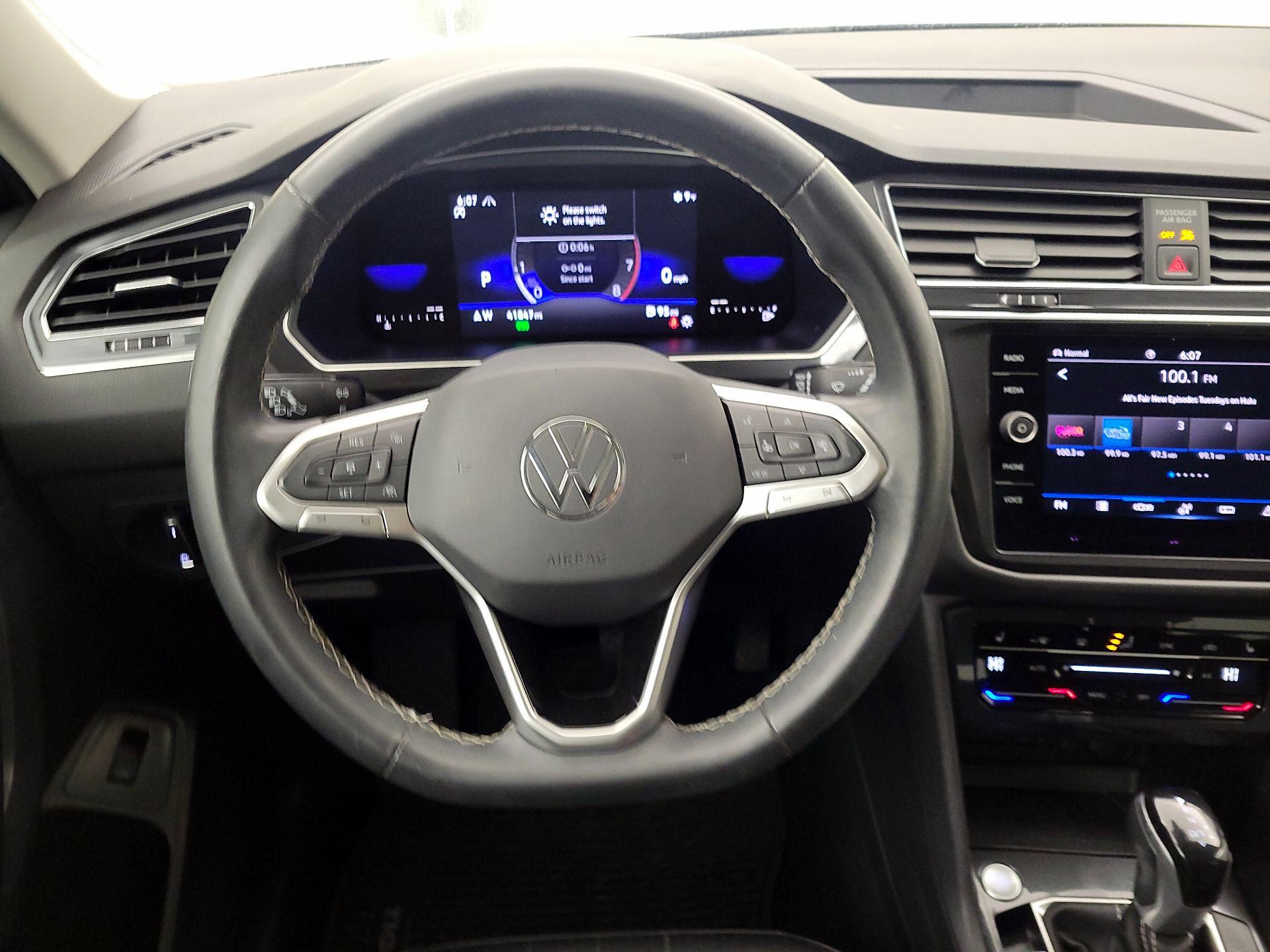 Thumbnail: 2022 Volkswagen Tiguan - 10