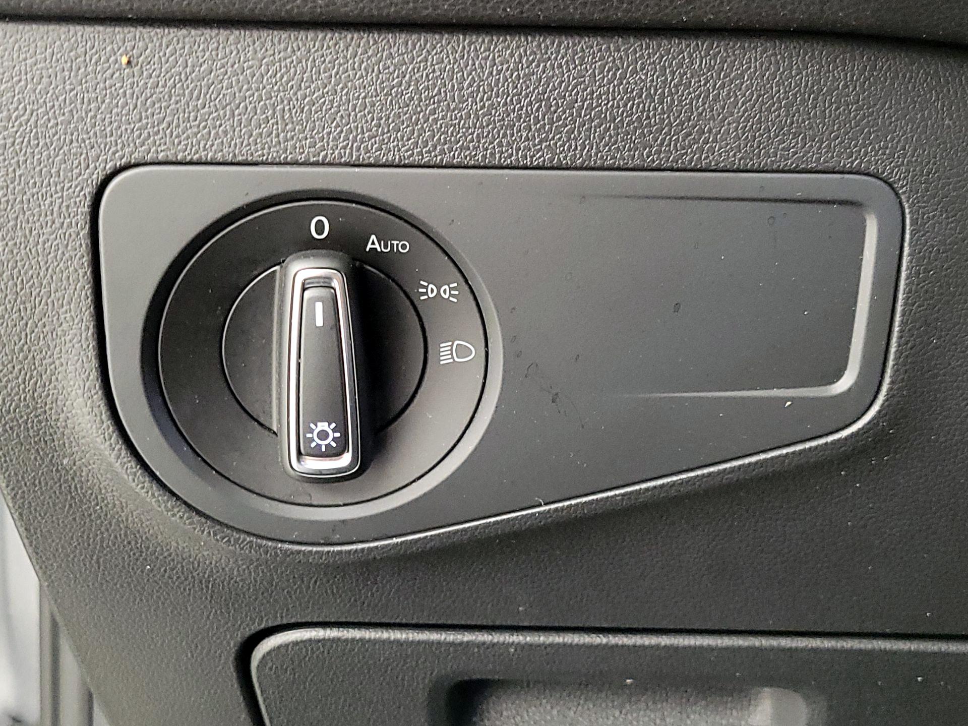 Thumbnail: 2022 Volkswagen Tiguan - 13