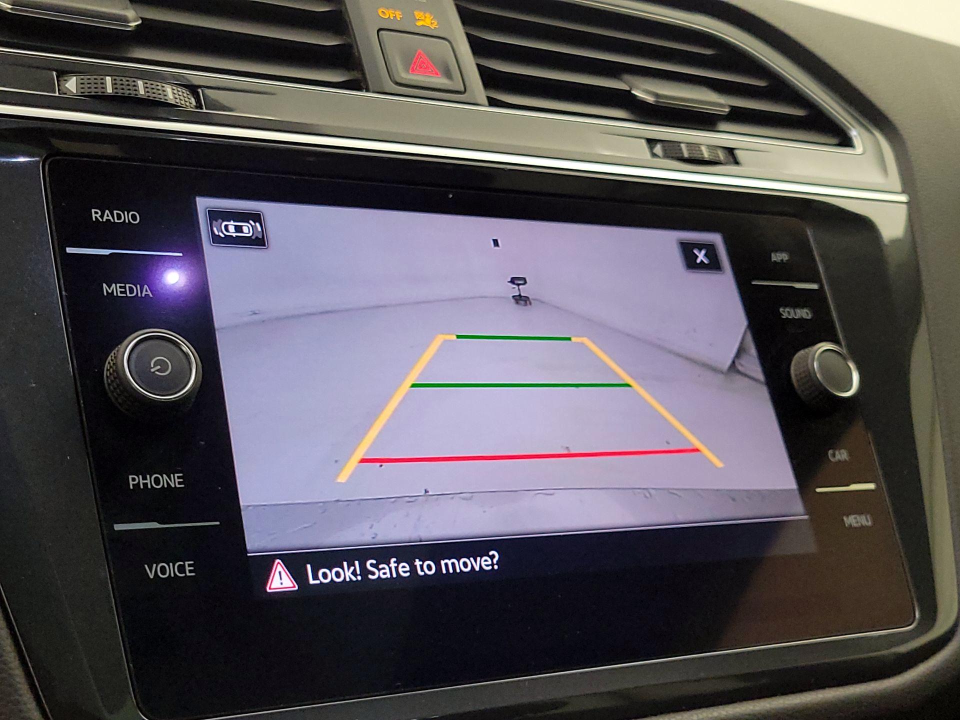 Thumbnail: 2022 Volkswagen Tiguan - 14