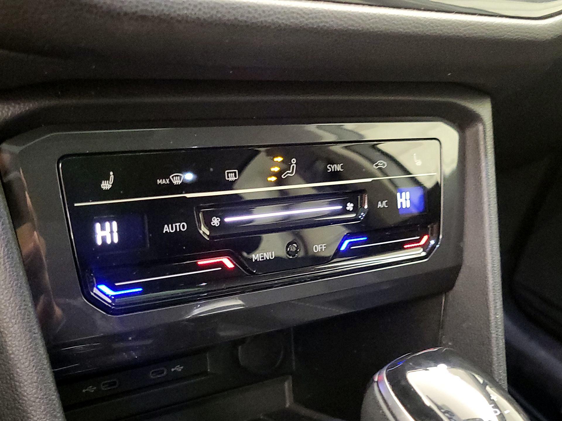 Thumbnail: 2022 Volkswagen Tiguan - 16