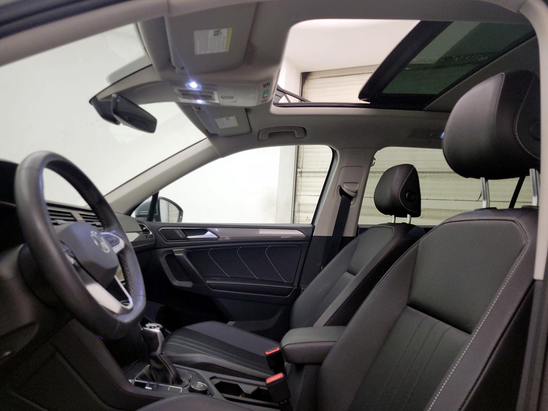 Thumbnail: 2022 Volkswagen Tiguan - 19