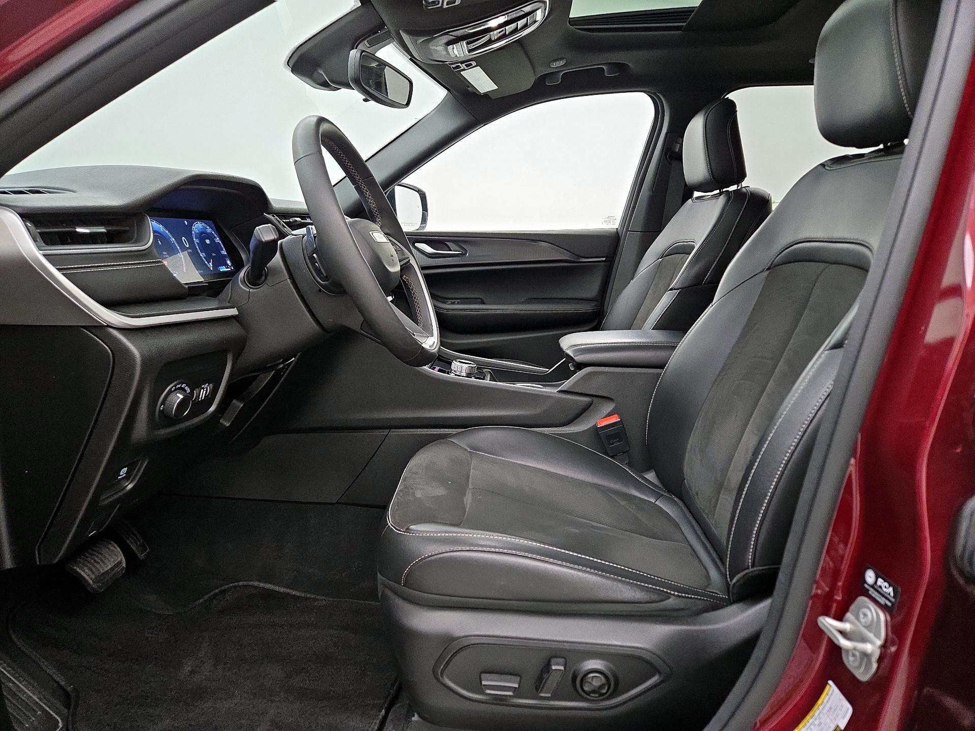 Thumbnail: 2023 Jeep Grand Cherokee - 11