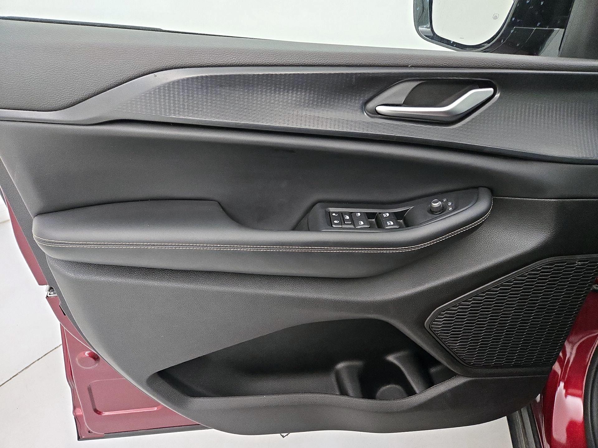 Thumbnail: 2023 Jeep Grand Cherokee - 12