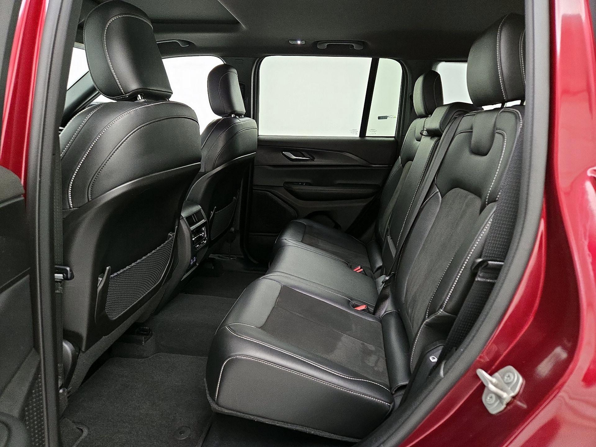 Thumbnail: 2023 Jeep Grand Cherokee - 20