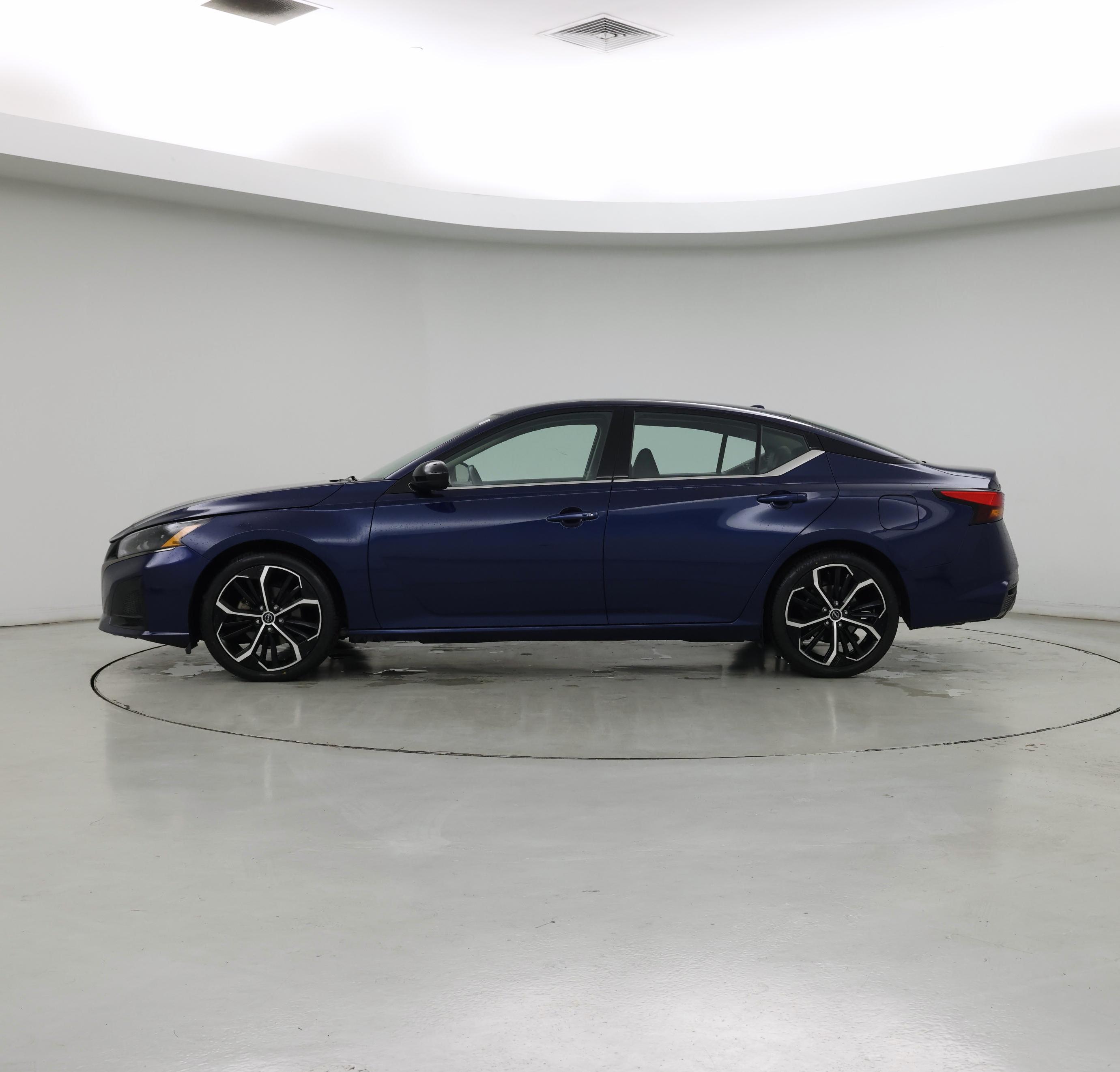 Thumbnail: 2023 Nissan Altima - 3