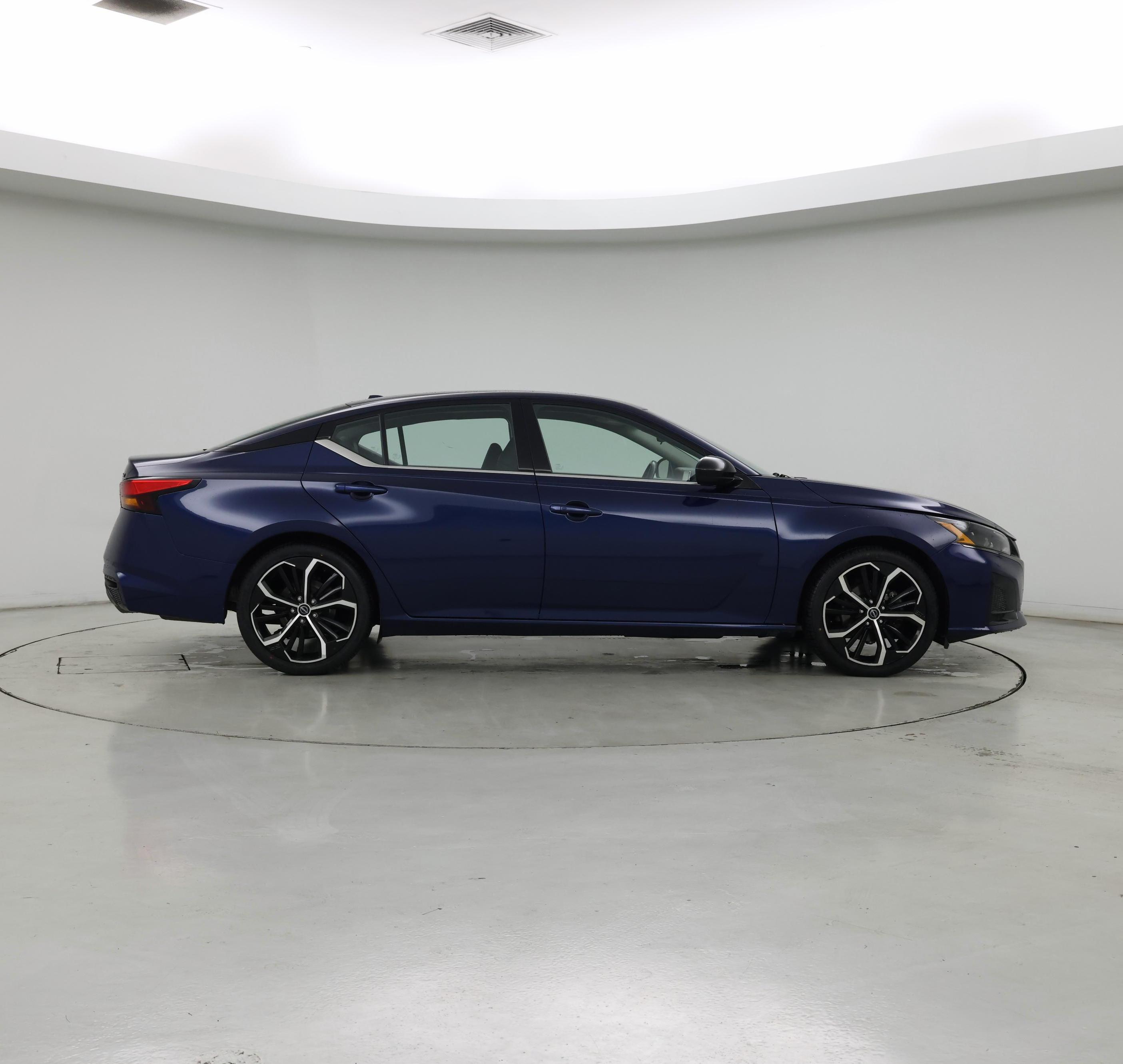 Thumbnail: 2023 Nissan Altima - 7