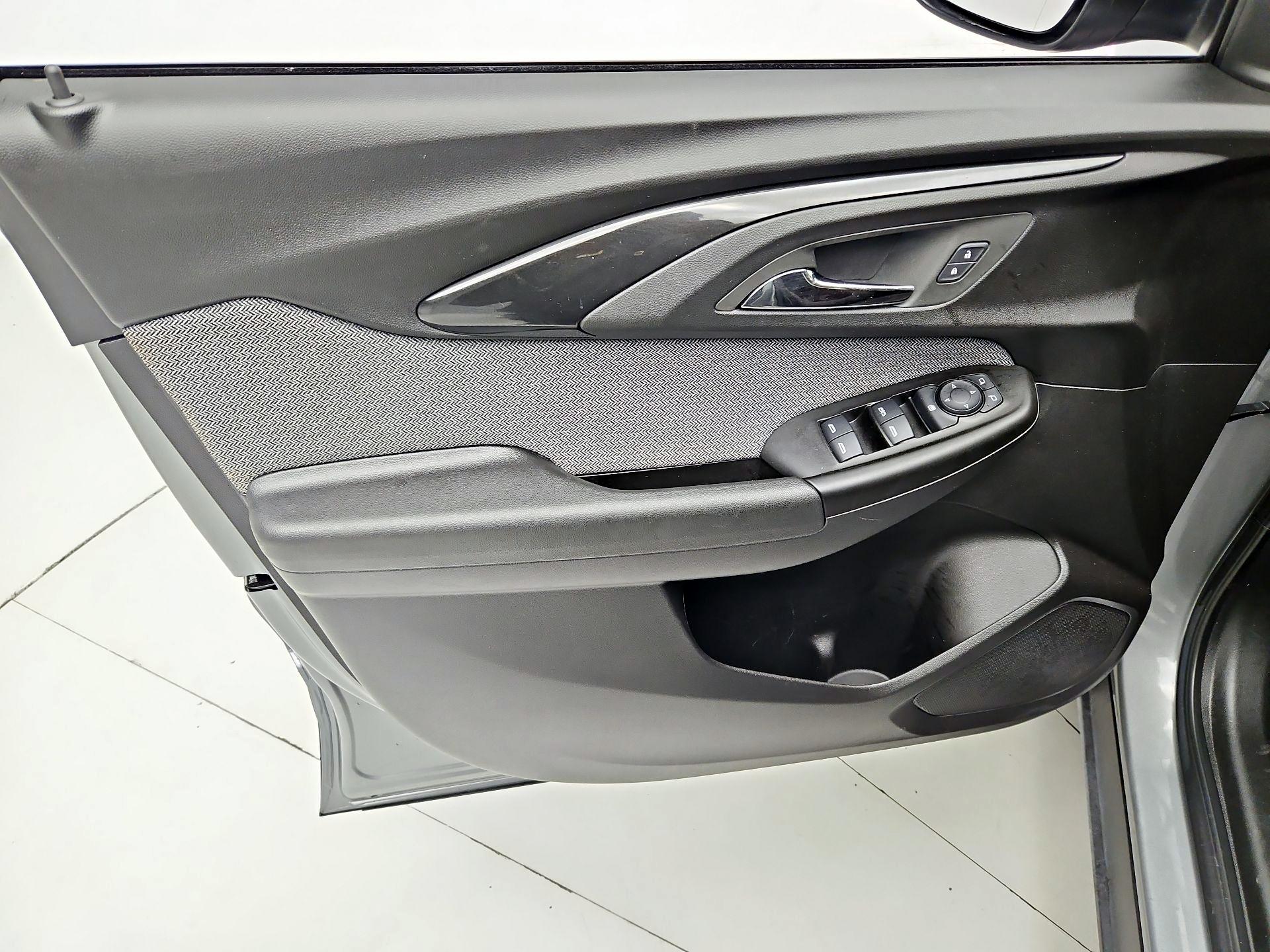 Thumbnail: 2023 Chevrolet TrailBlazer - 12