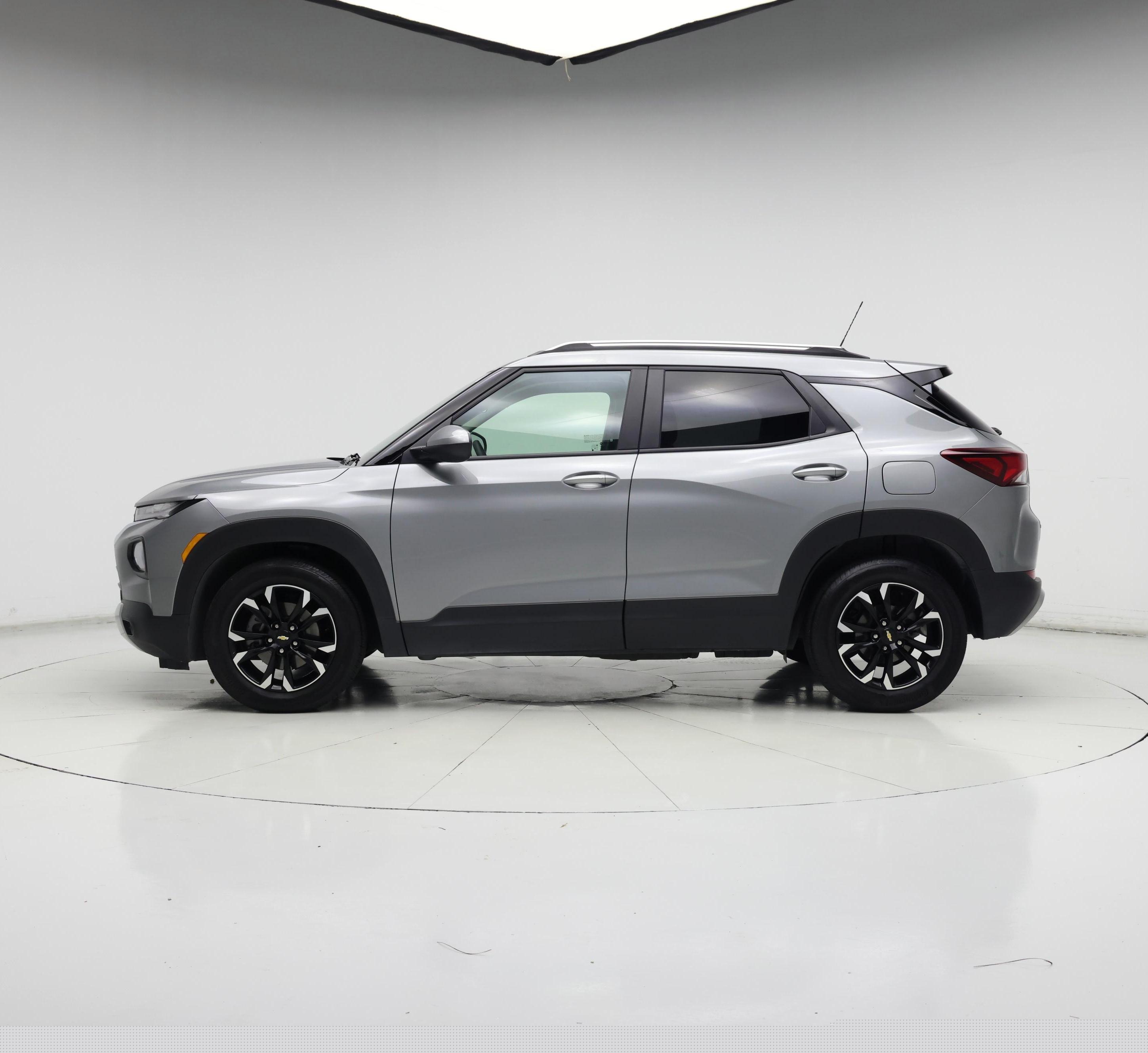 Thumbnail: 2023 Chevrolet TrailBlazer - 3