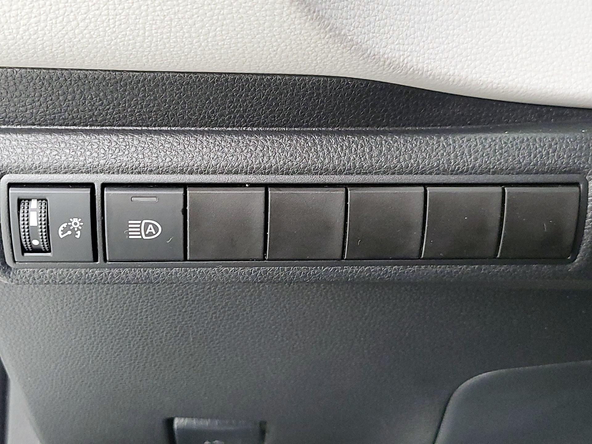 Thumbnail: 2023 Toyota Corolla - 13